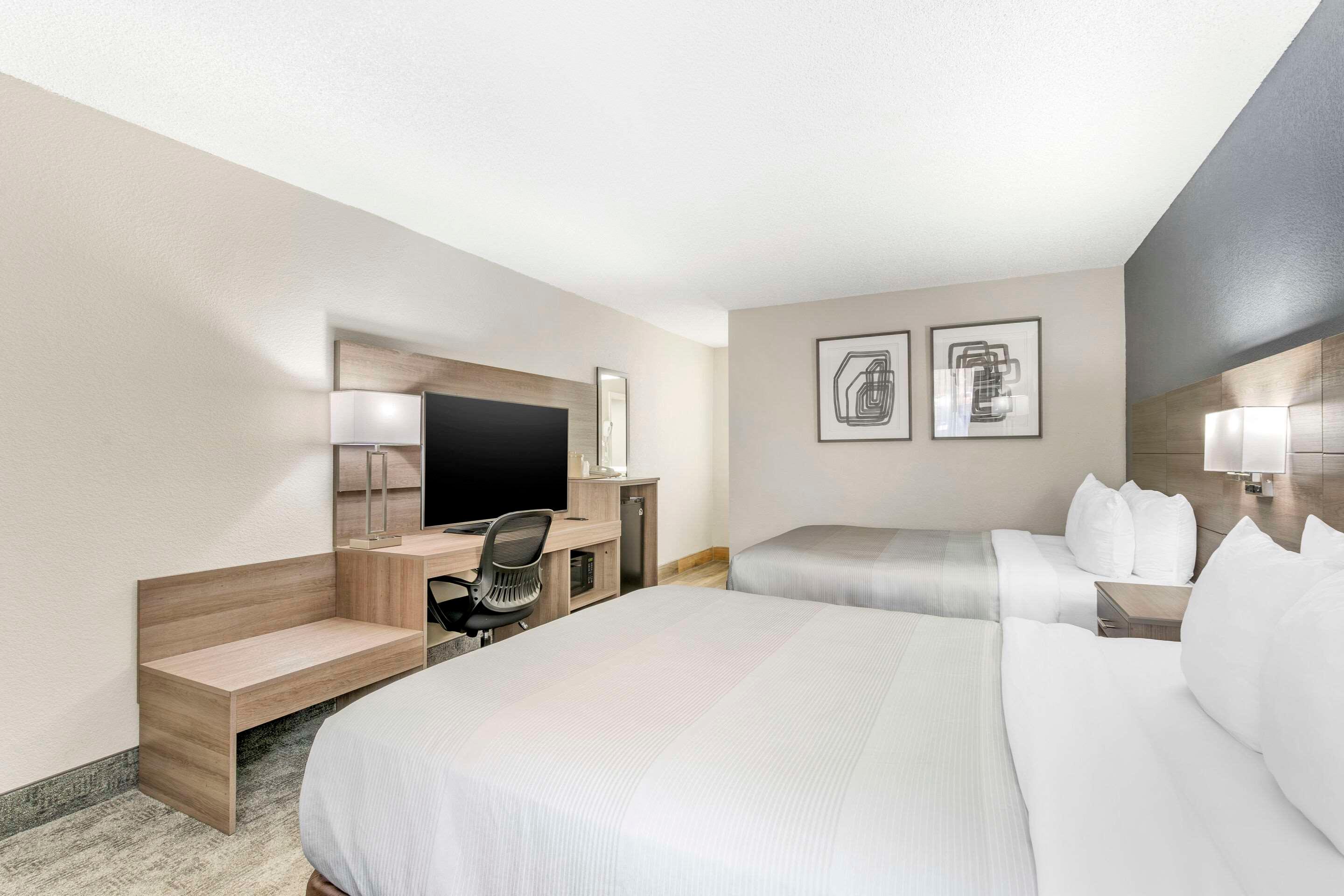 Double Two Queen Beds Non Smoking