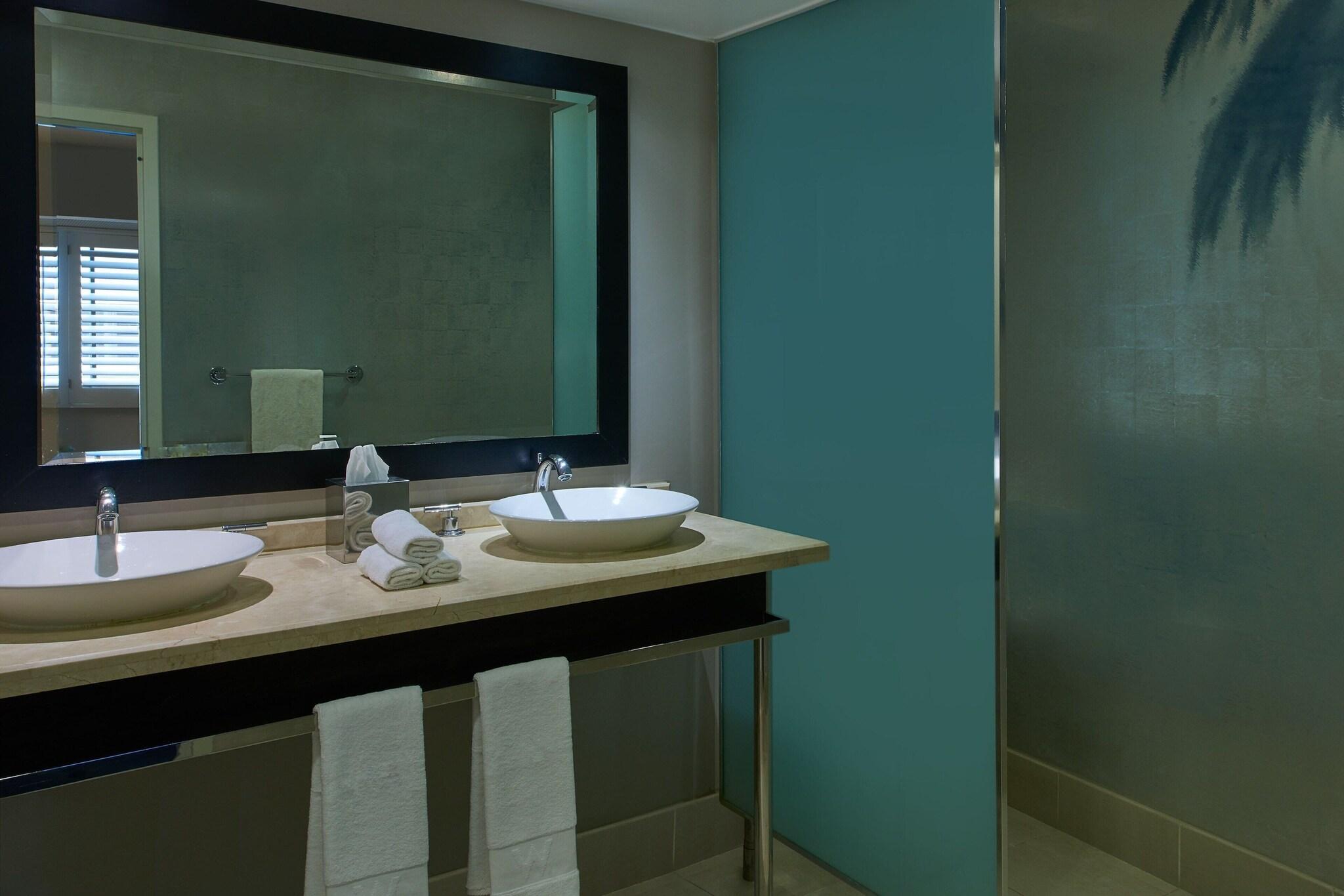 Suite Two Double Beds One Bedroom 