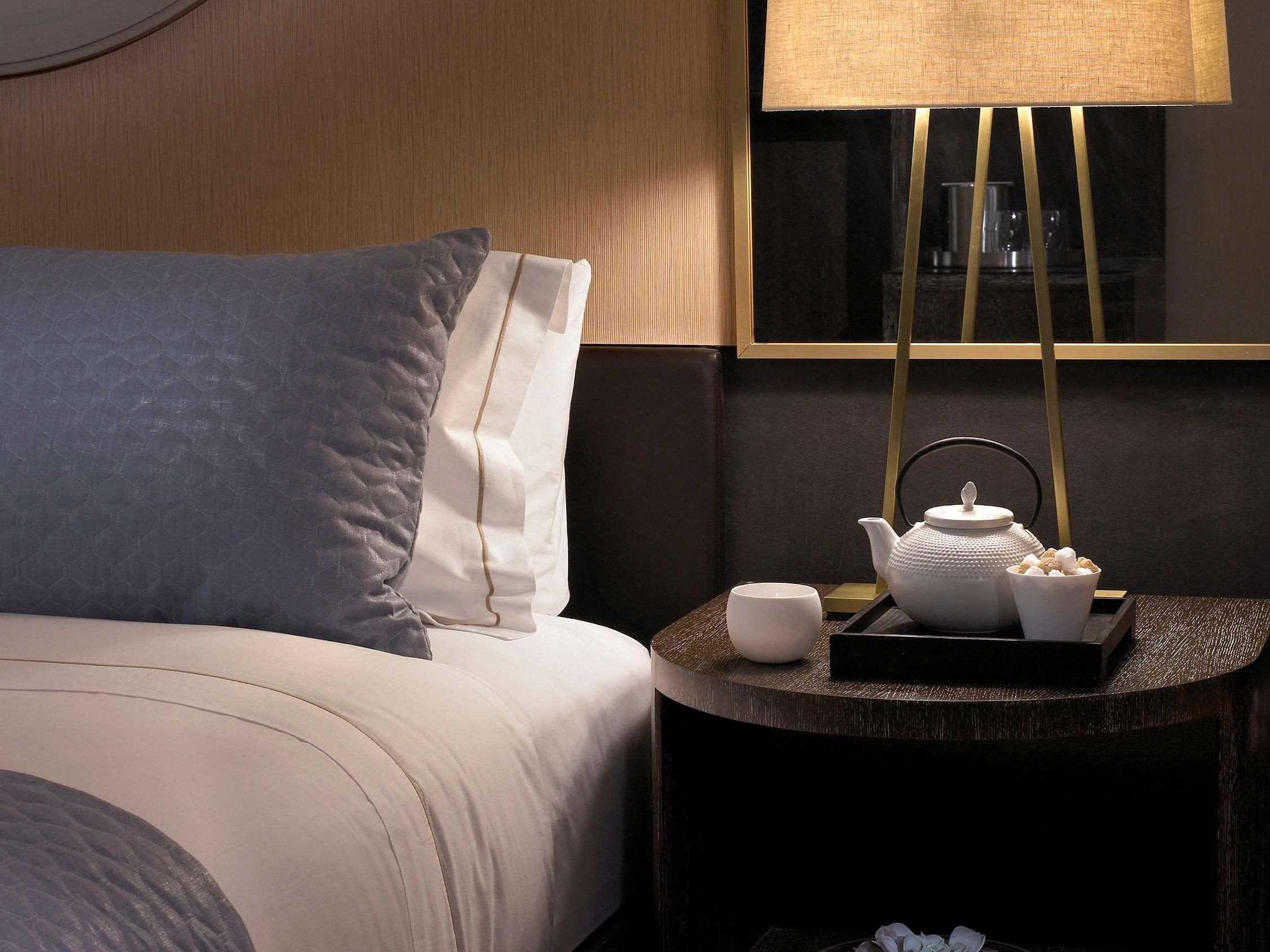 Suite Accessible King Size Bed