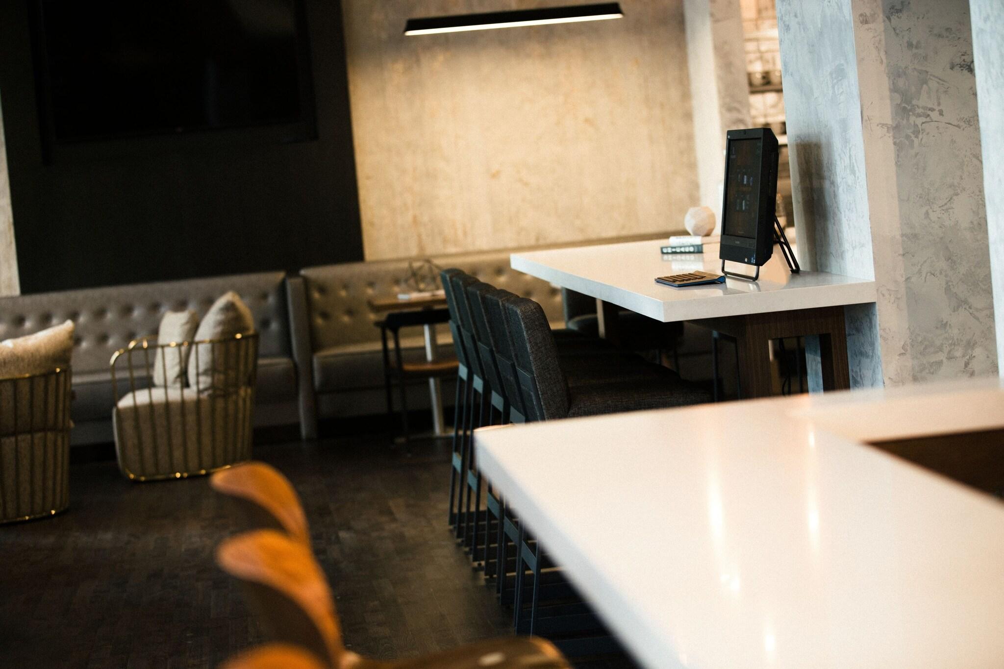 Double Club King Bed