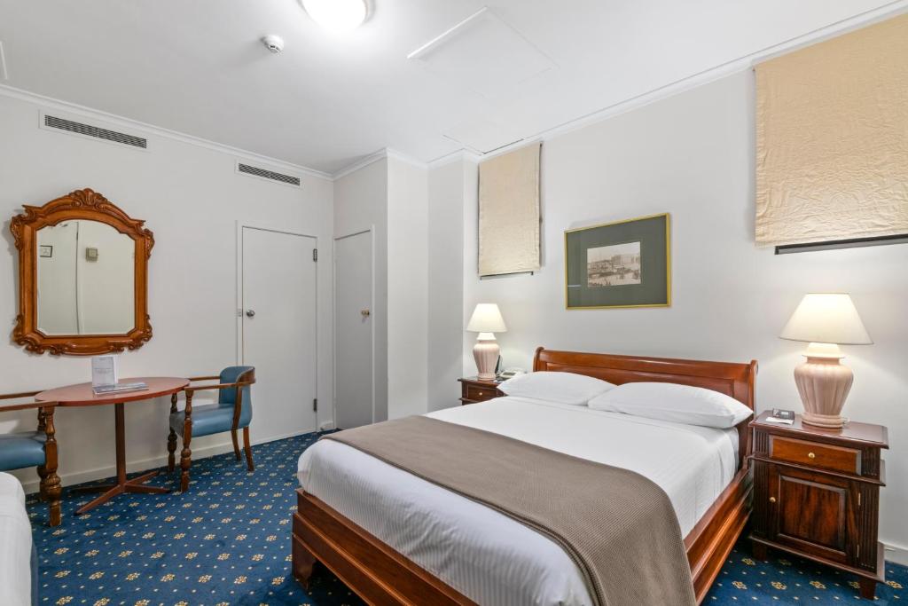 Room Deluxe Queen Bed