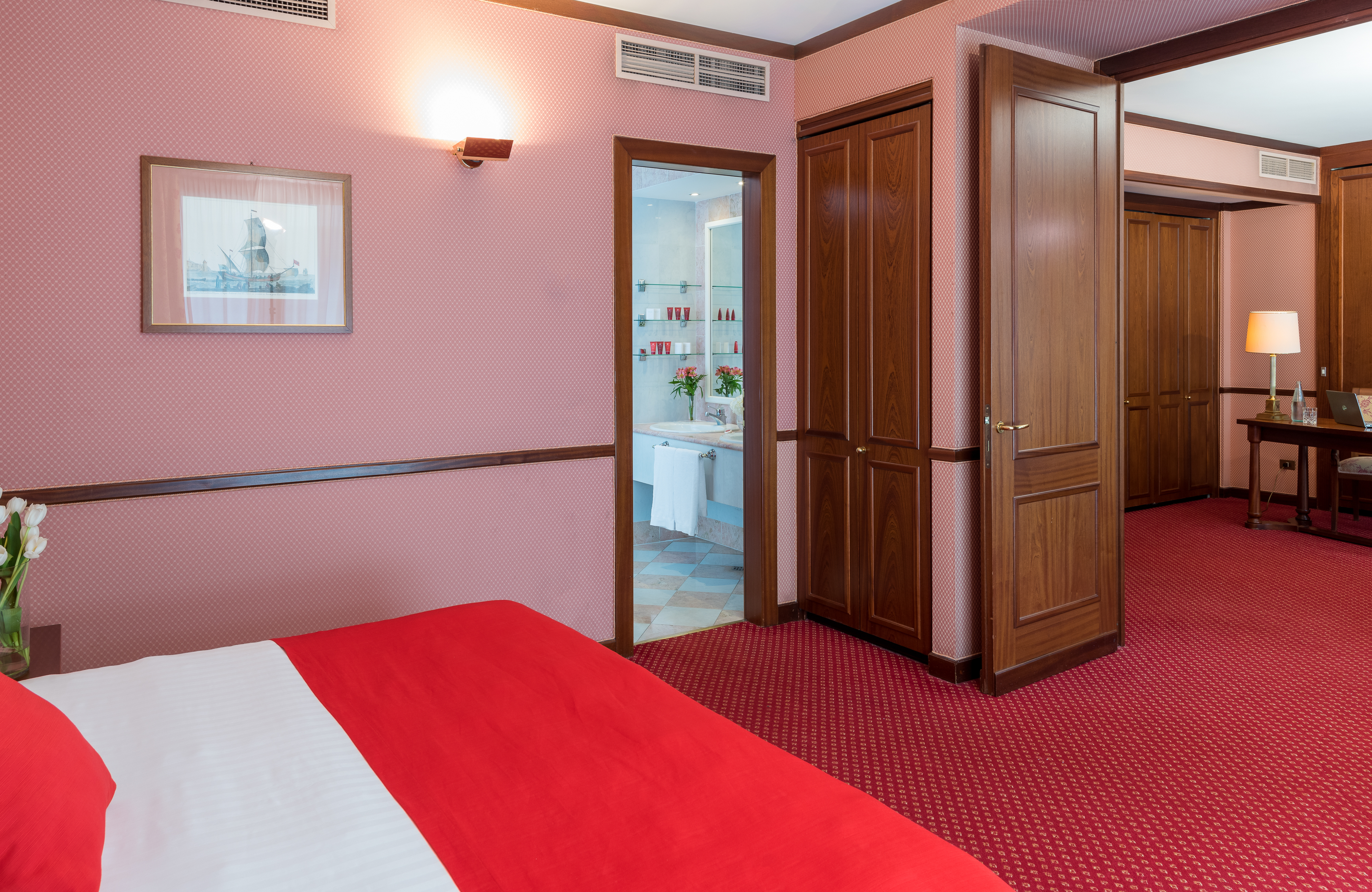 Suite Capacity 2