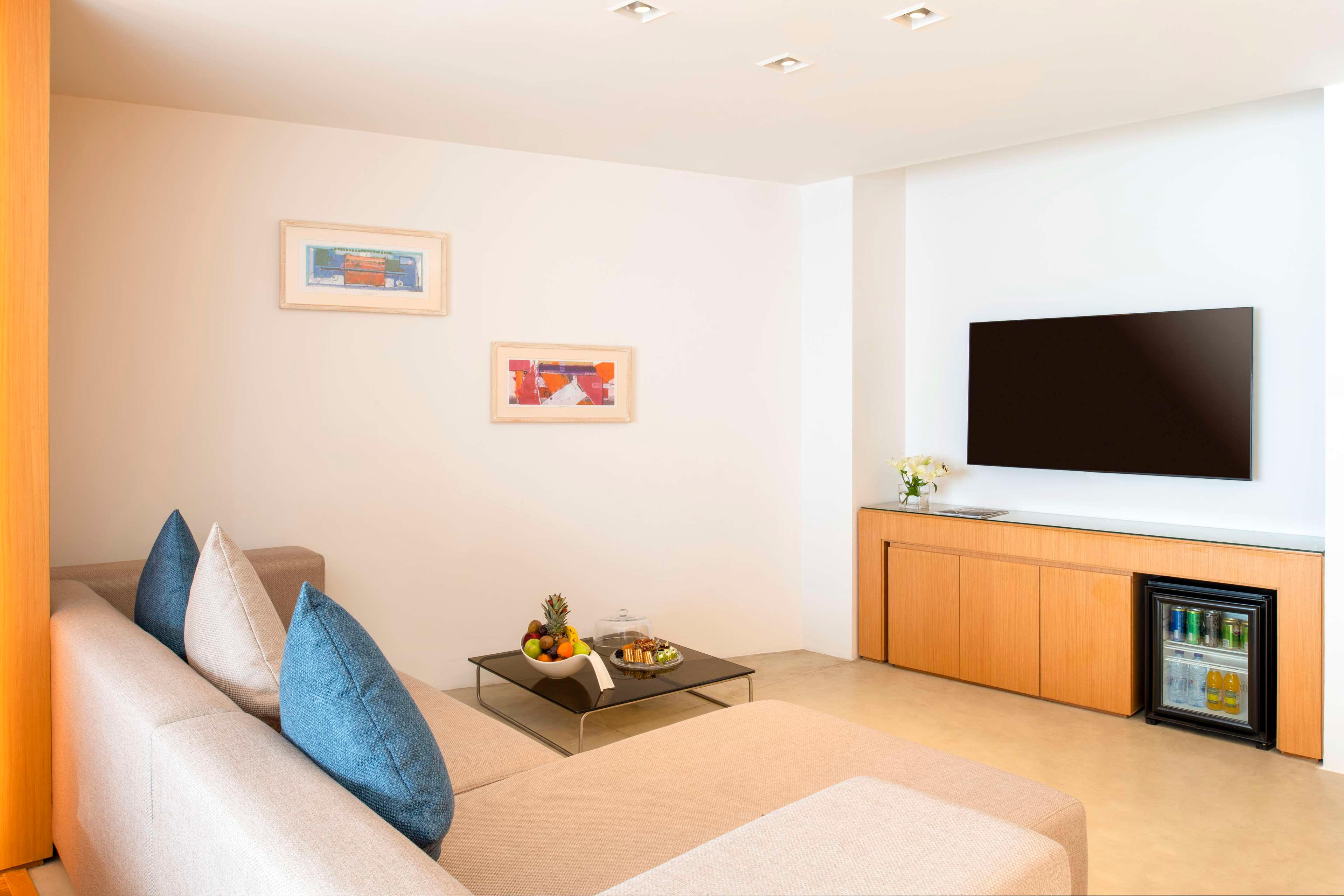 Junior Suite King Size Bed