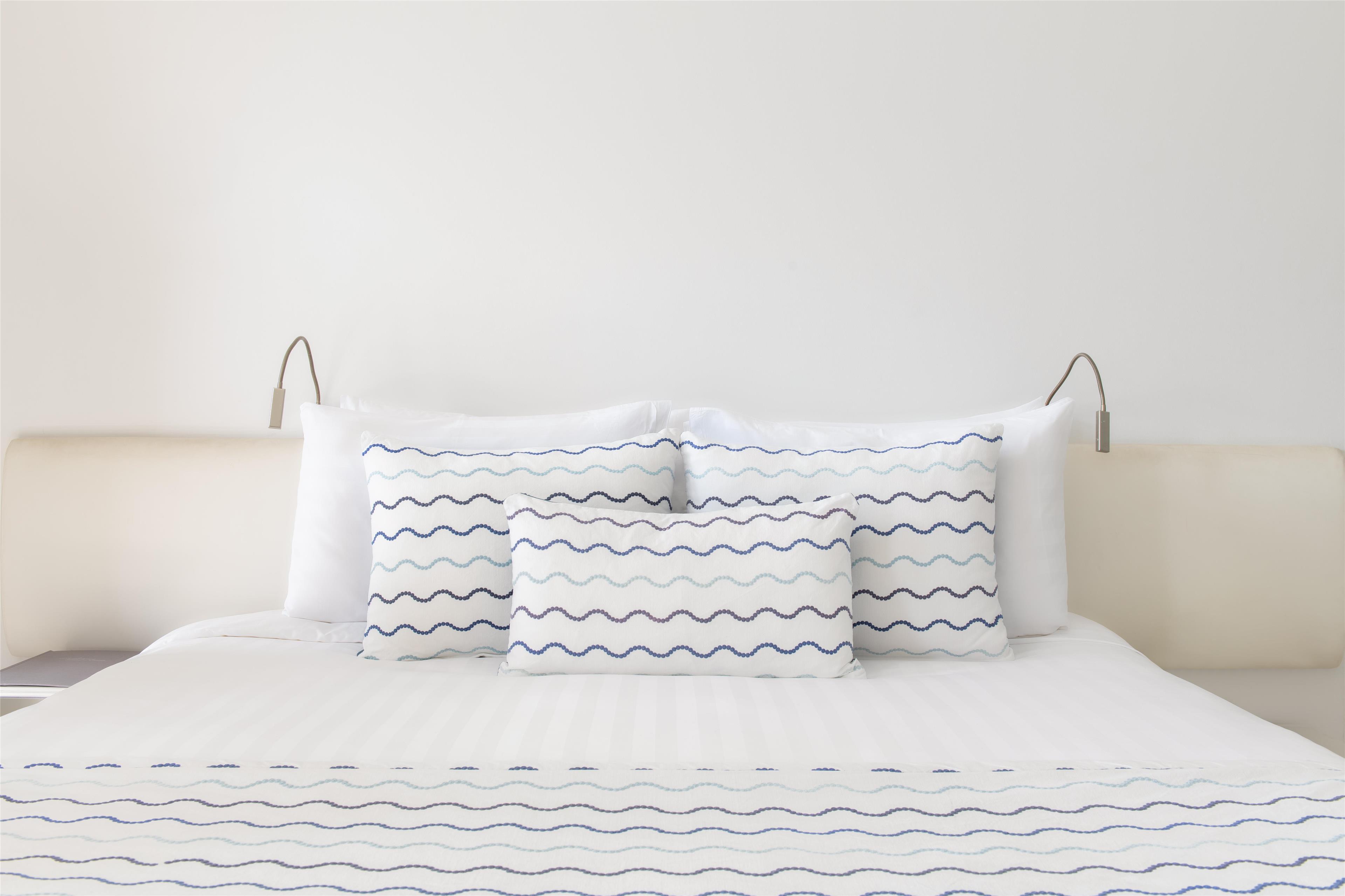 Double Club King Bed