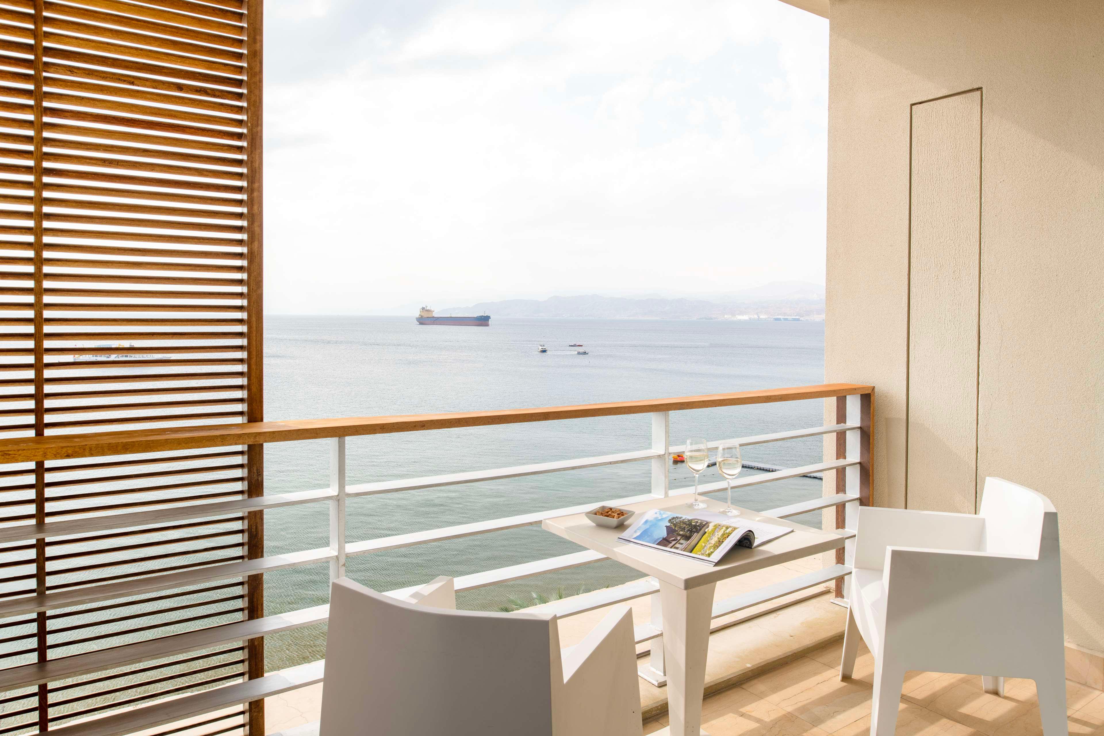 Double Club King Bed