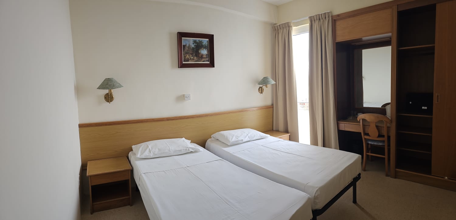 Double or Twin Side Sea View