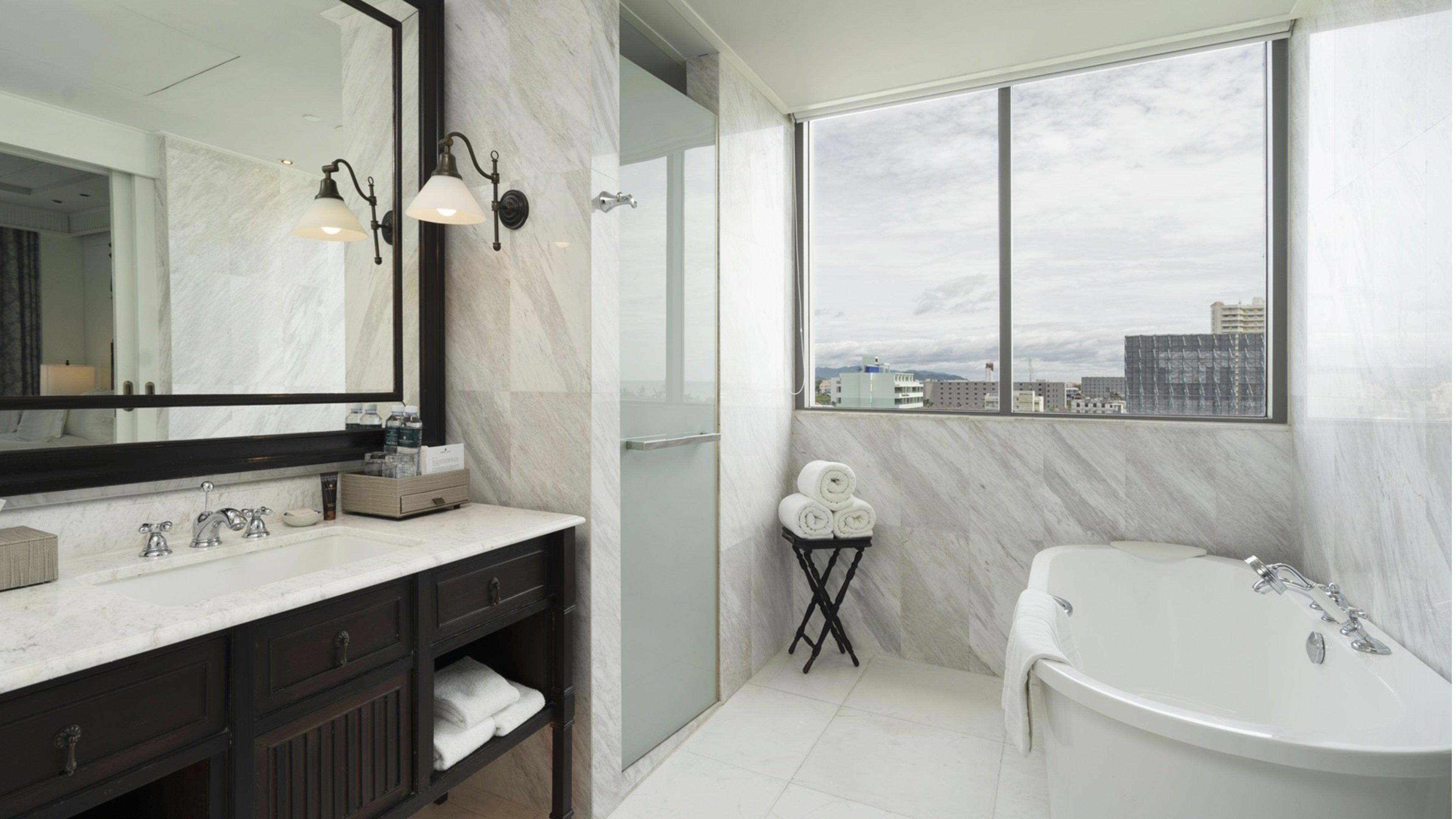 Studio Premium King Bed