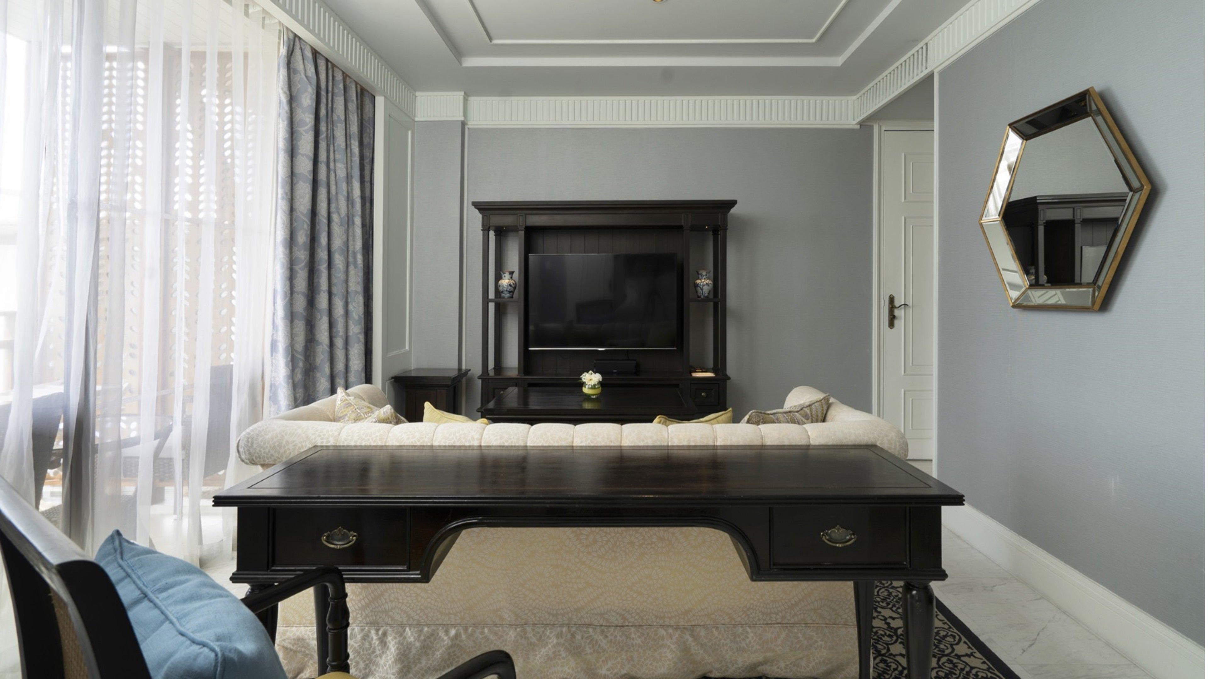 Studio Premium King Bed