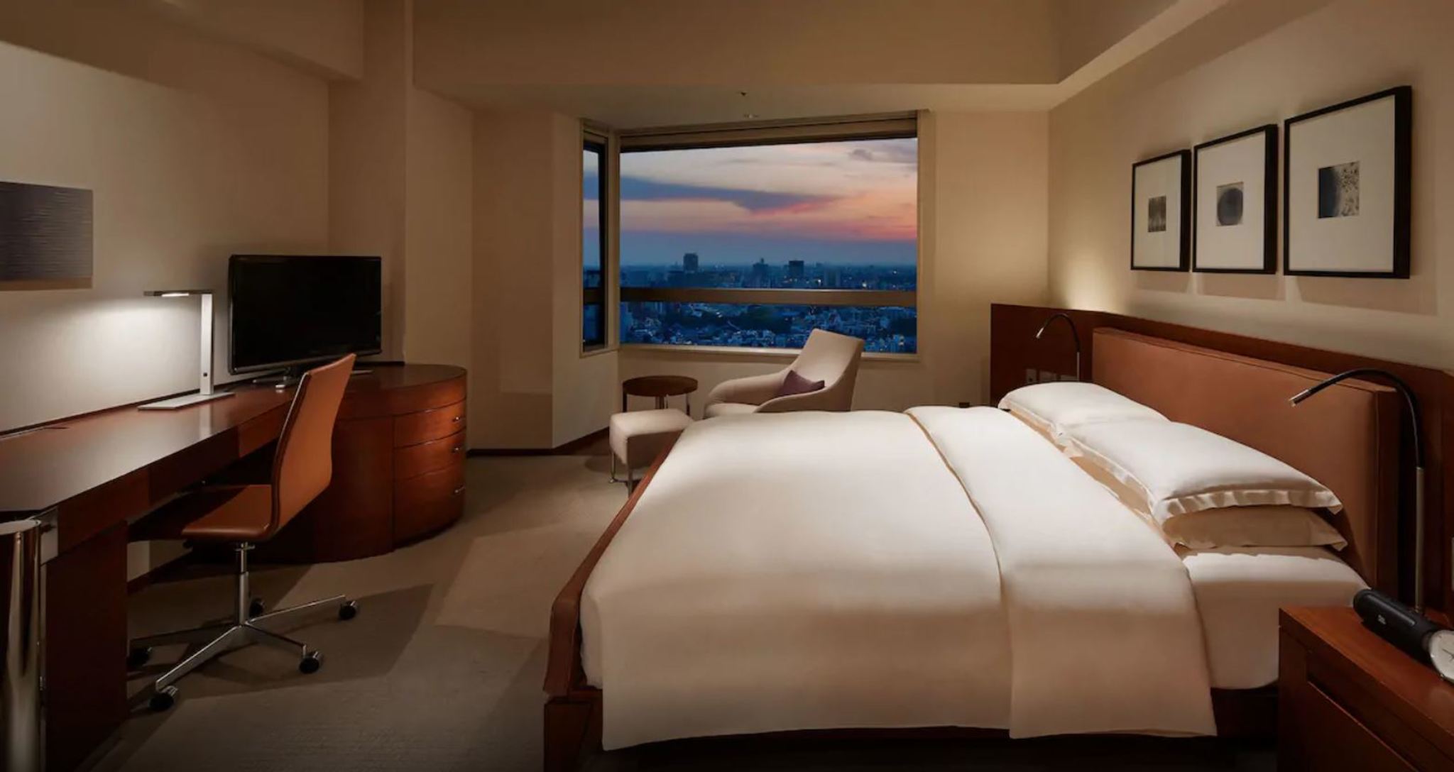 Double Club King Bed