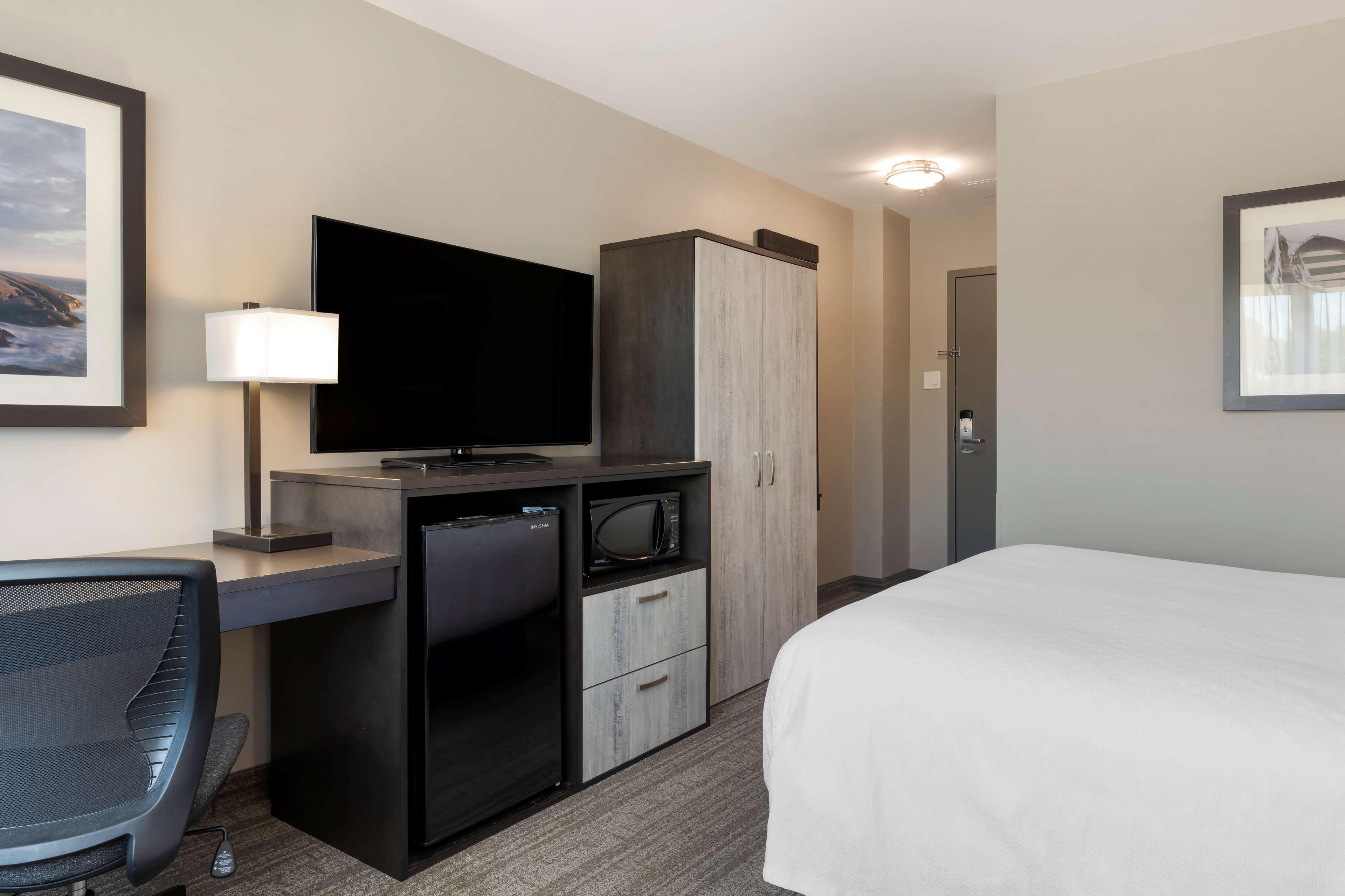 Double Queen Bed Non Smoking