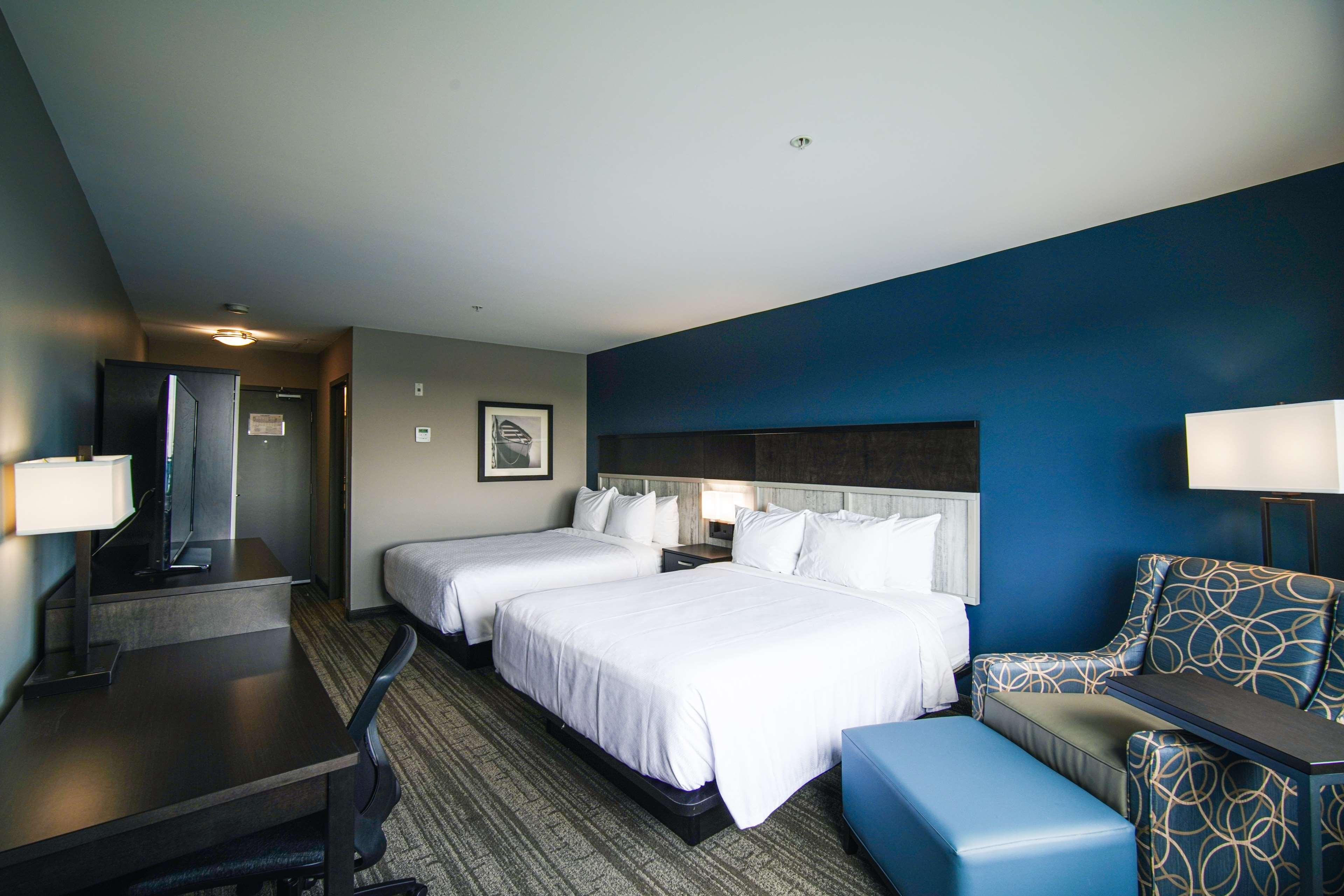 Quadruple Two Queen Beds