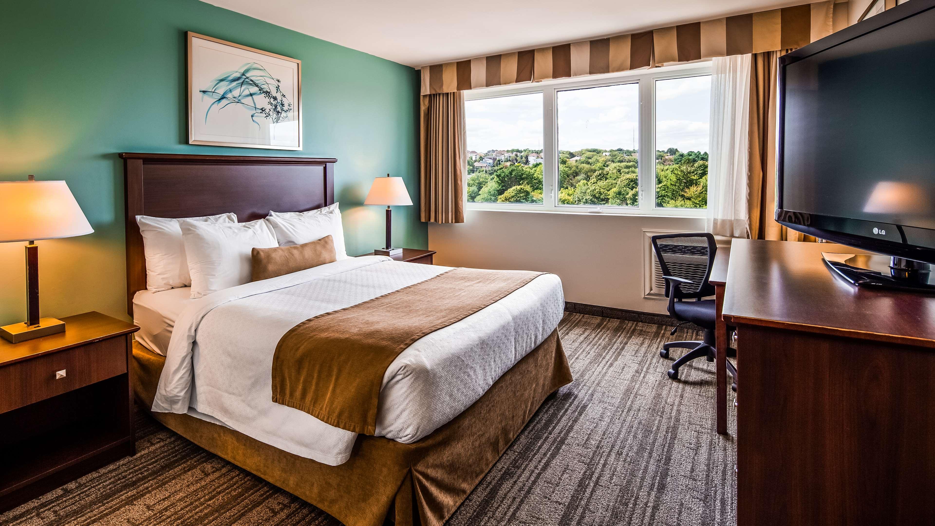 Double Queen Bed Non Smoking