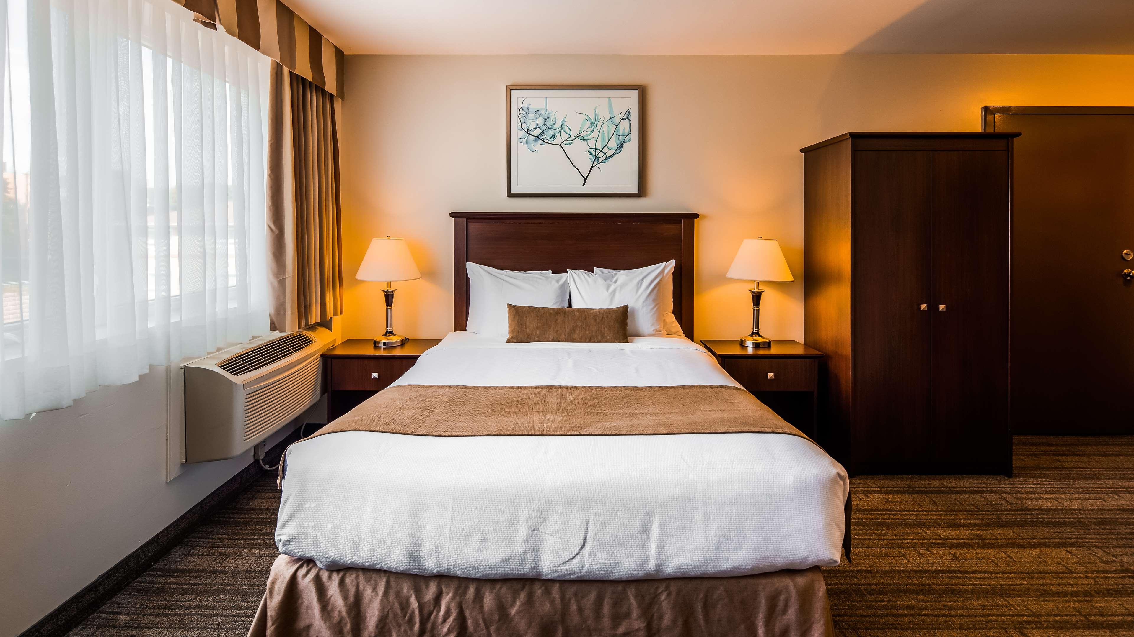 Double Queen Size Bed