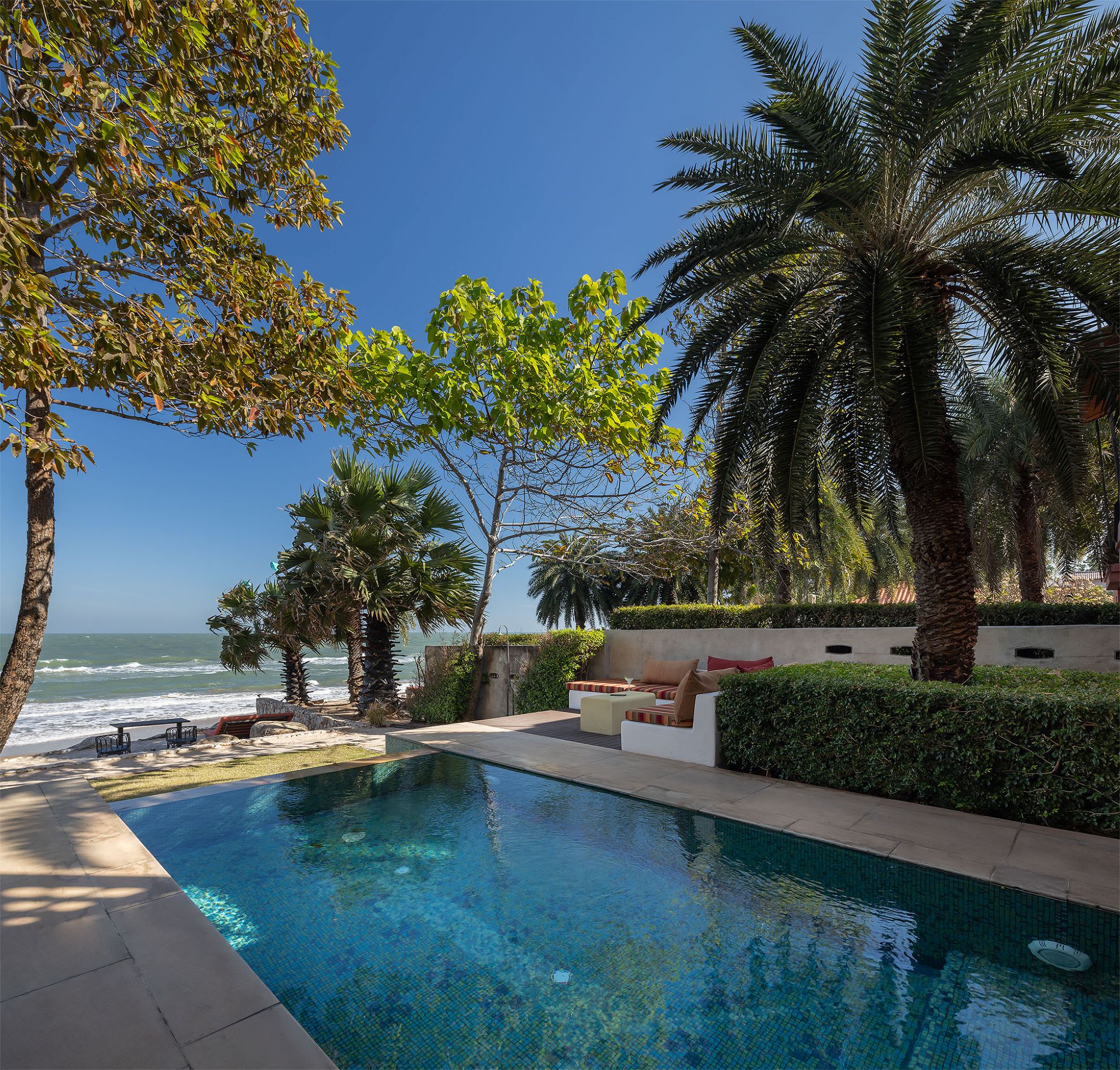 Villa Beach Front with Private Pool