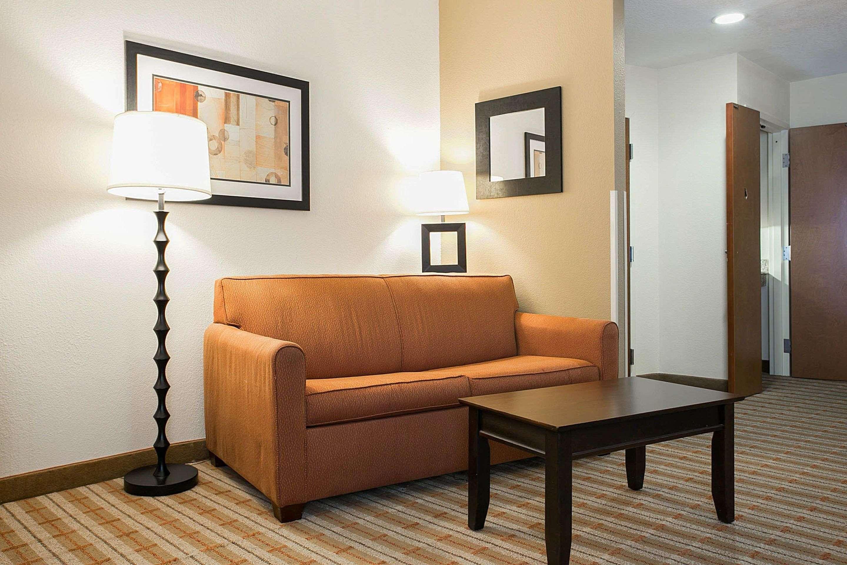 Suite Two Queen Beds