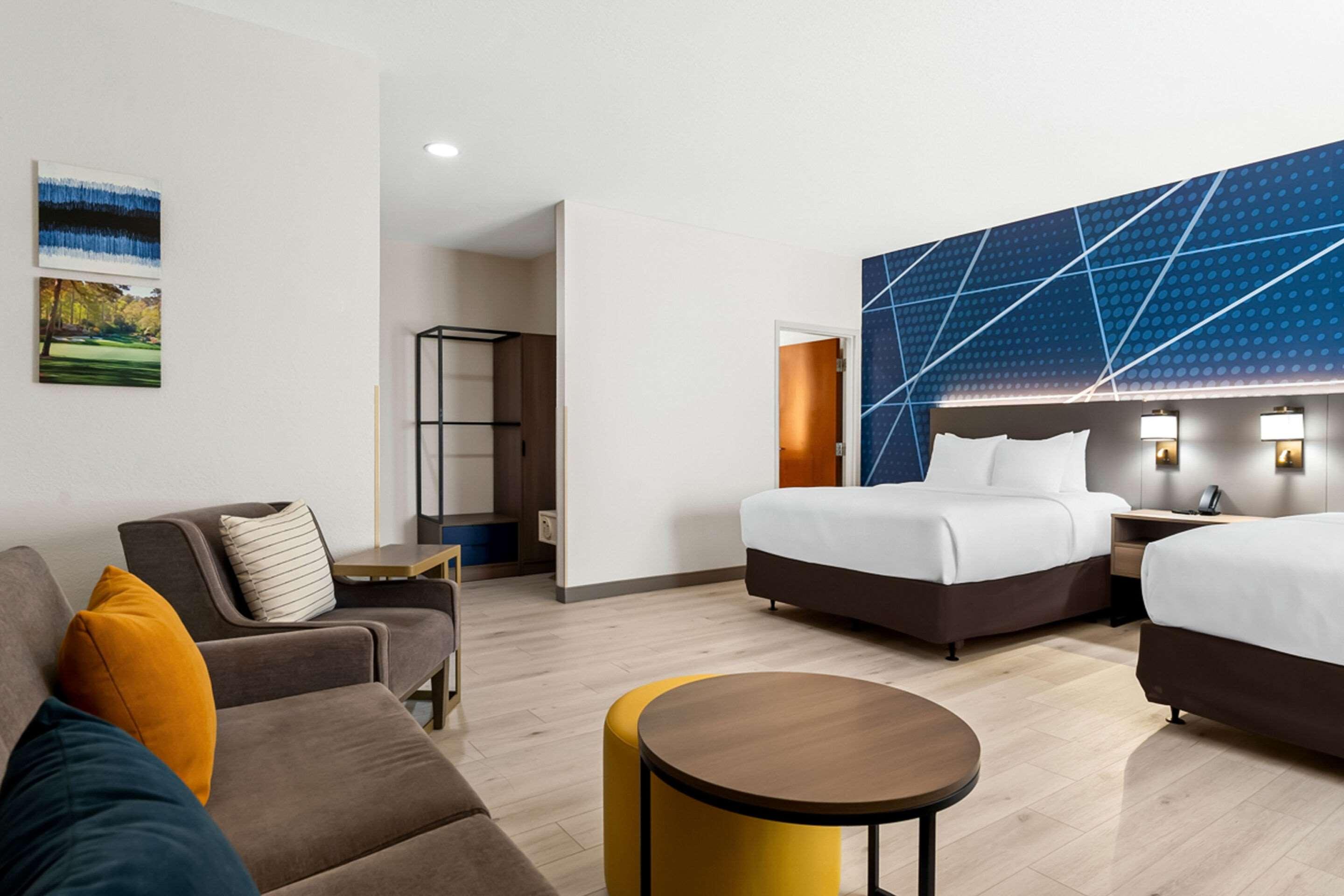 Suite Two Queen Beds