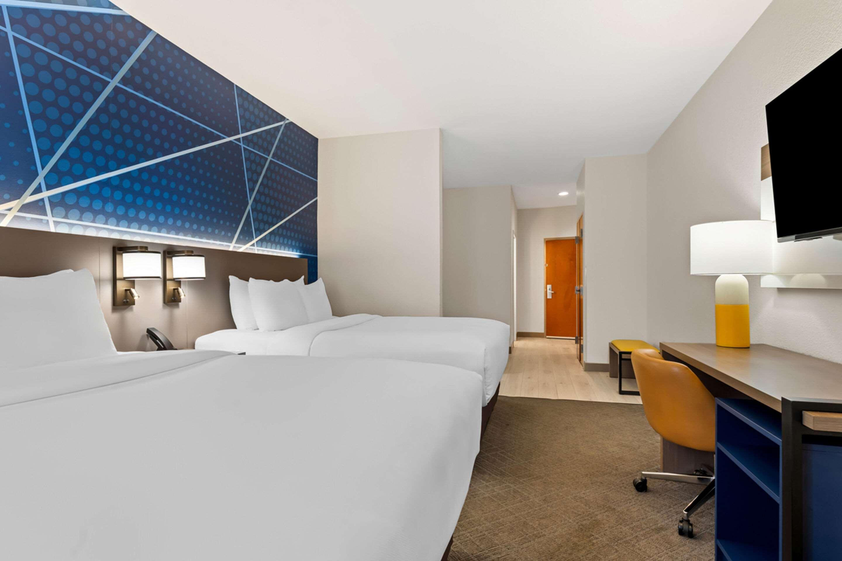 Suite Two Queen Beds Non Smoking