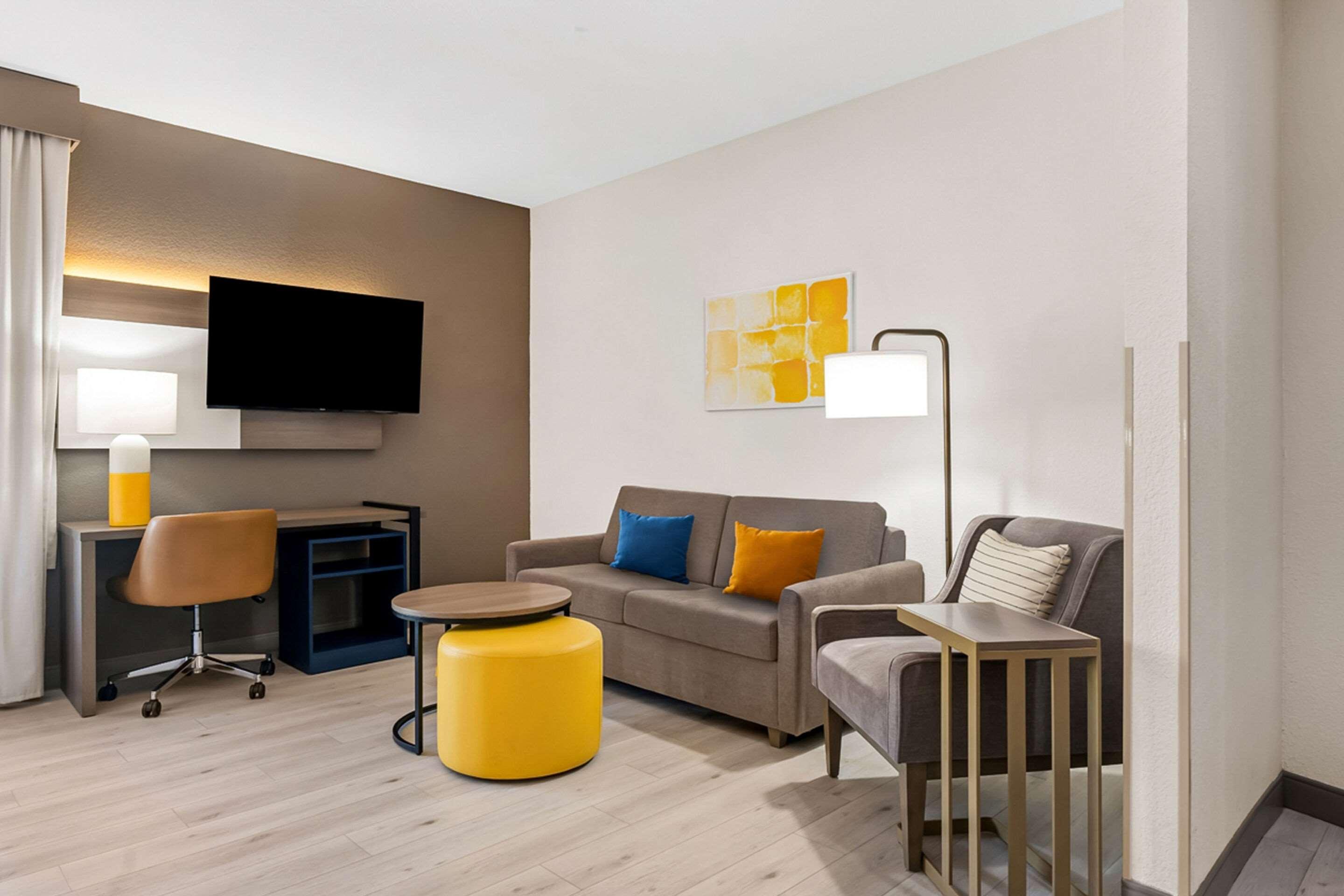 Suite Two Queen Beds