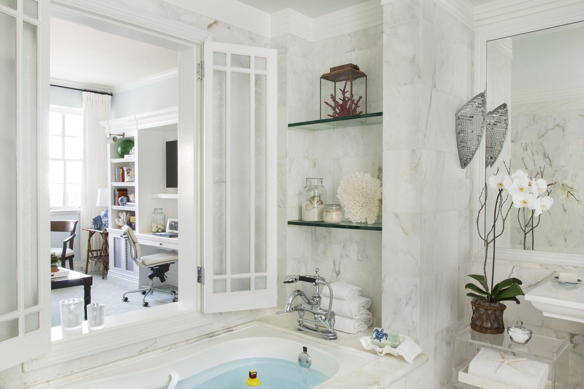 Suite City View King Bed