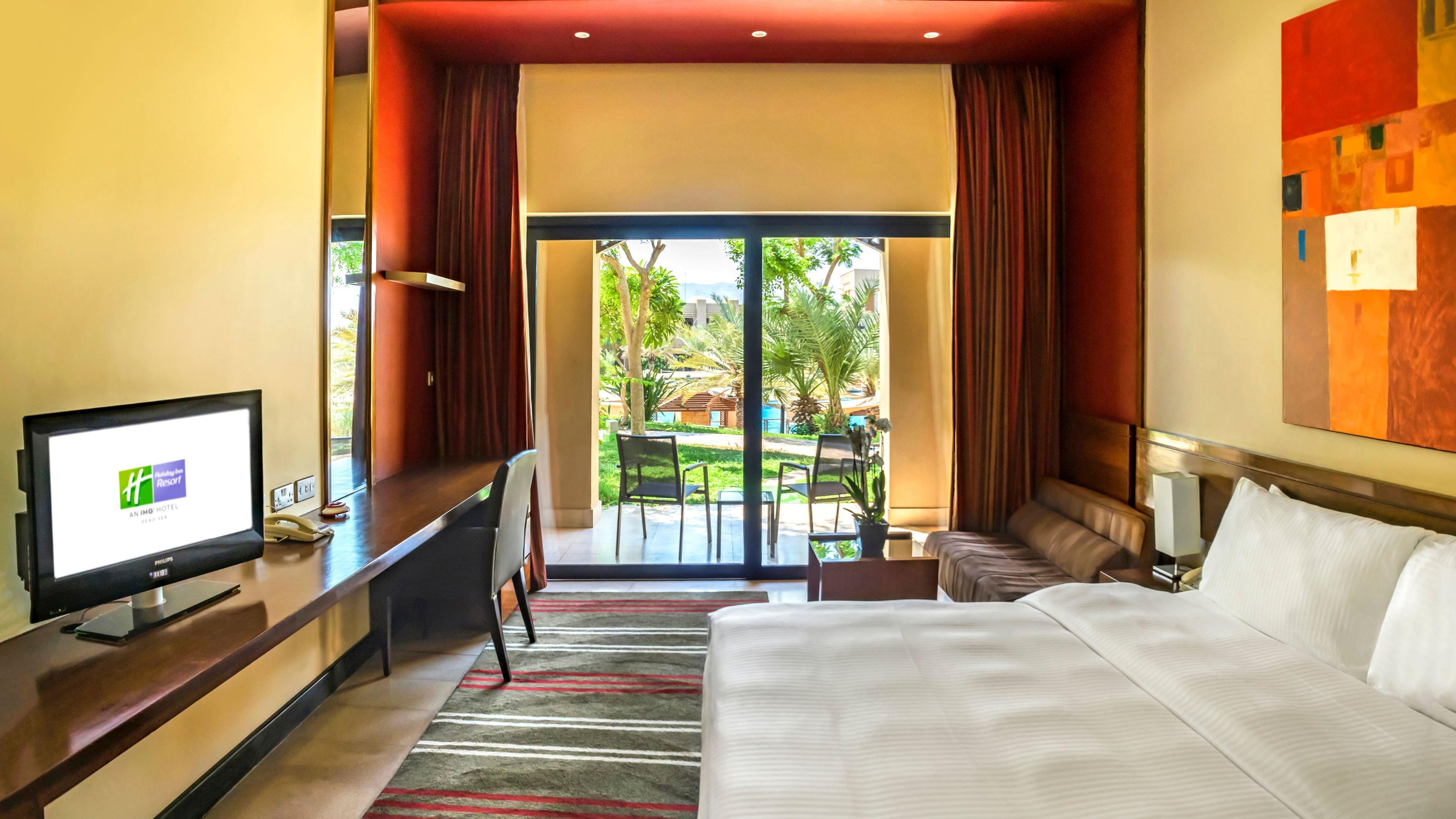 Double Pool View King Bed