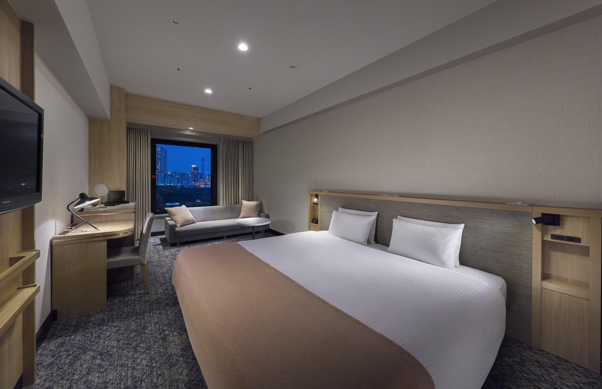 Double Deluxe King Bed