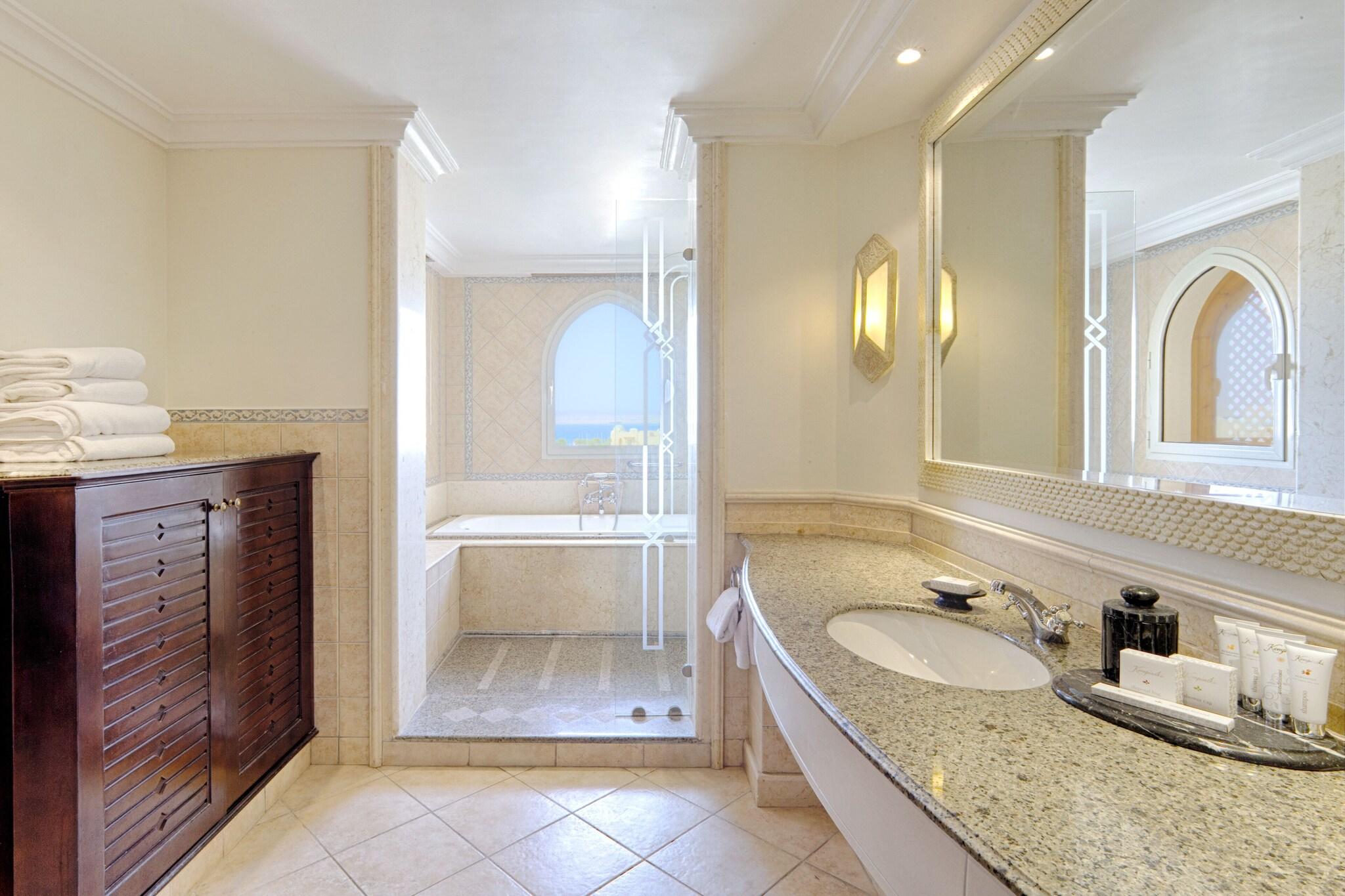 Suite Superior with Views