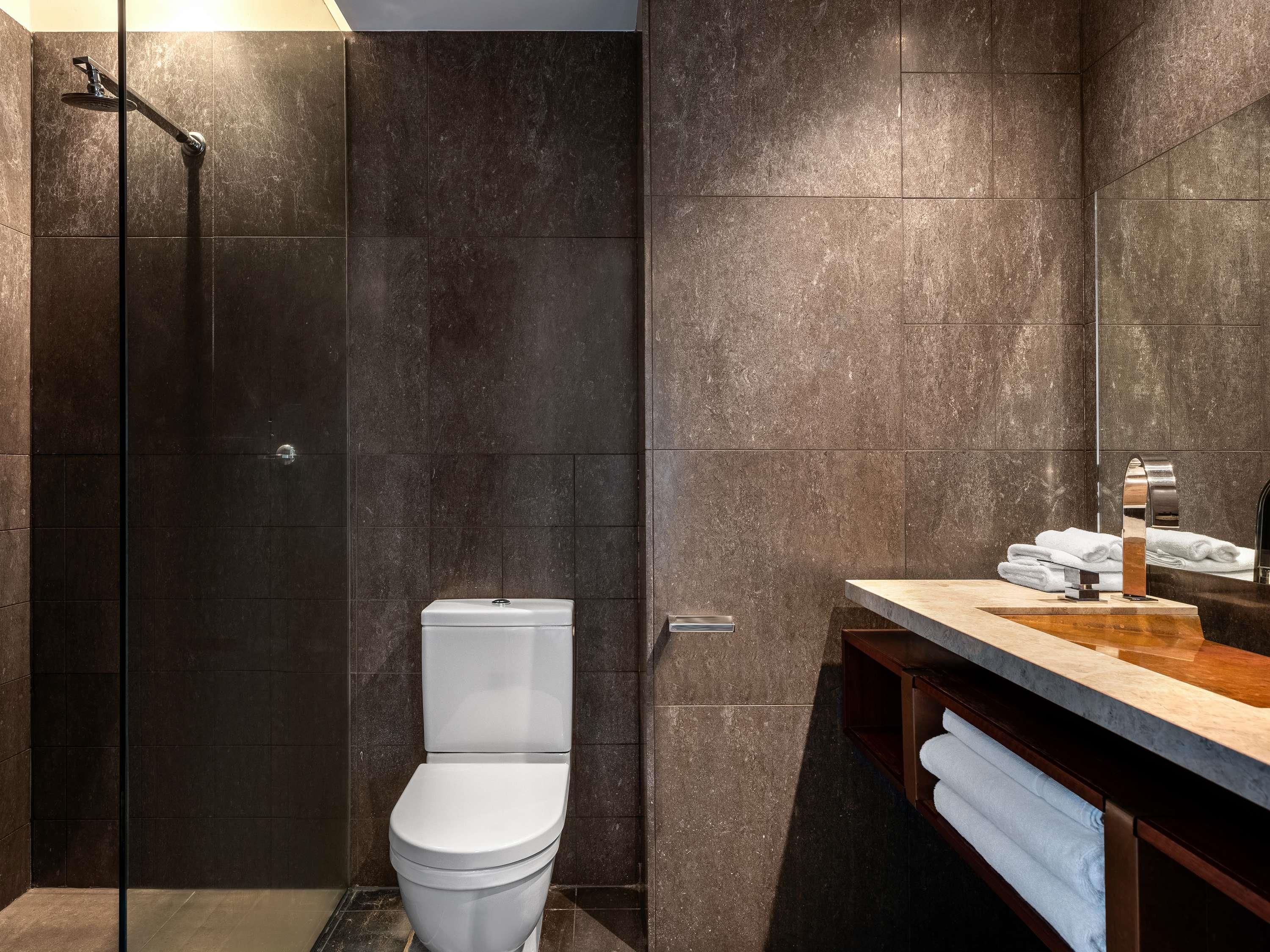 Double Queen Size Bed