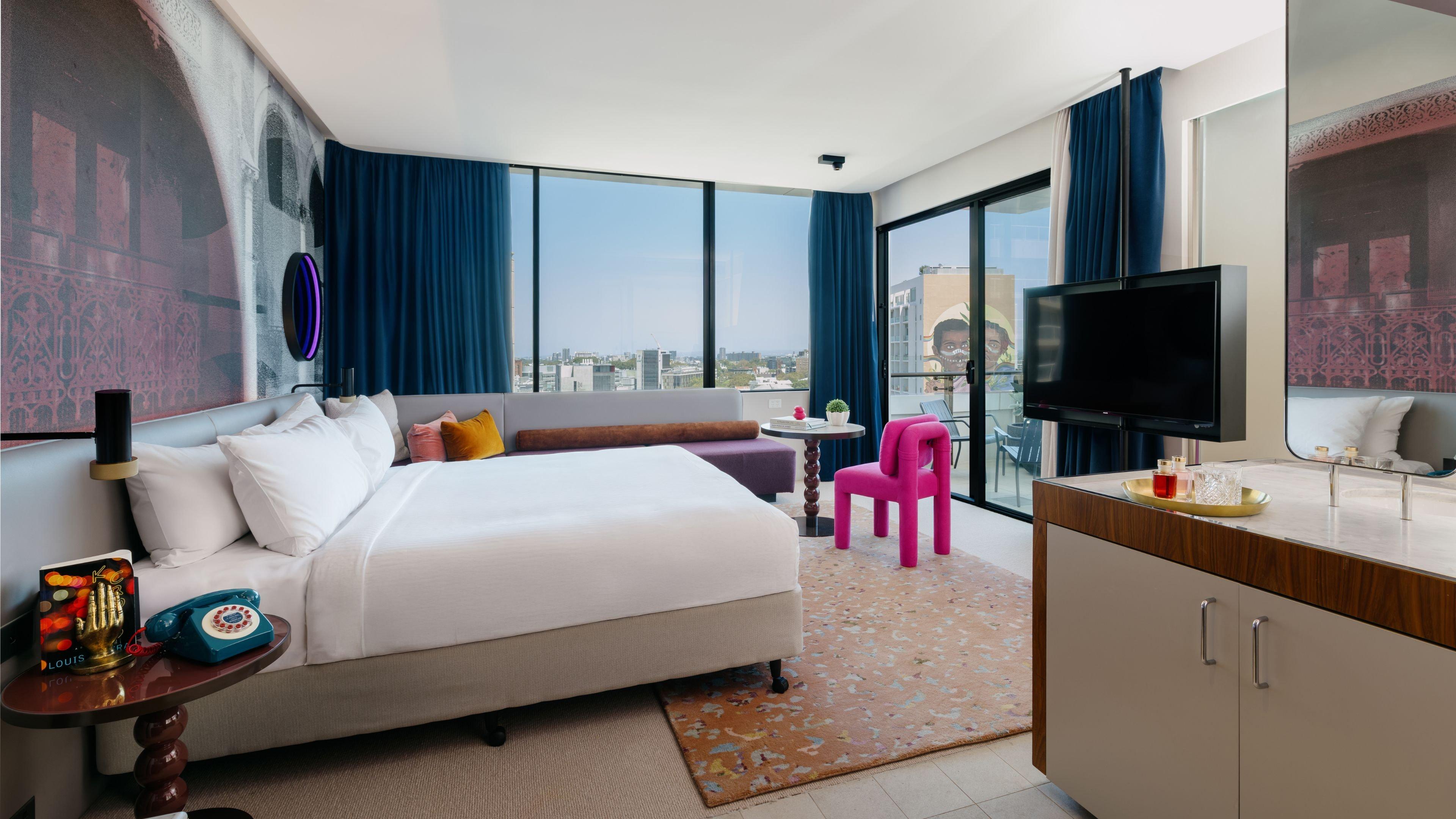 Suite with Balcony with Views