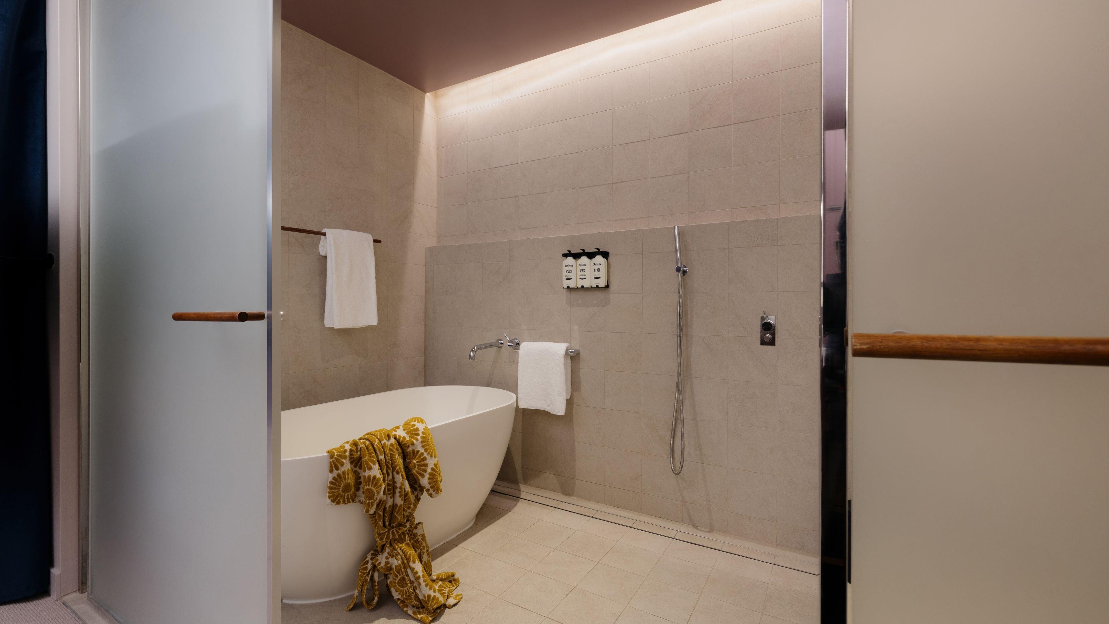 Suite with Balcony with Views