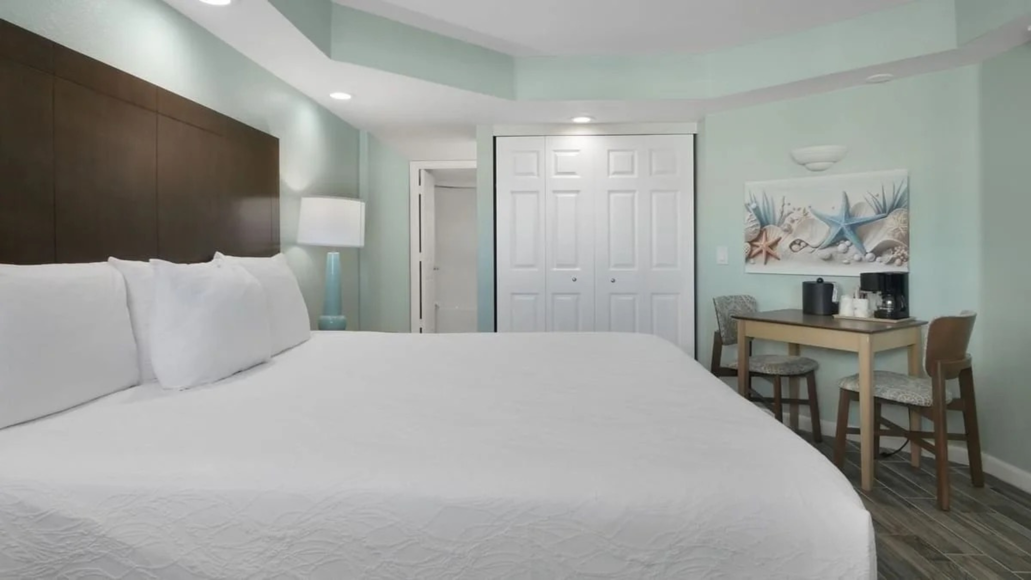 Room City View King Bed