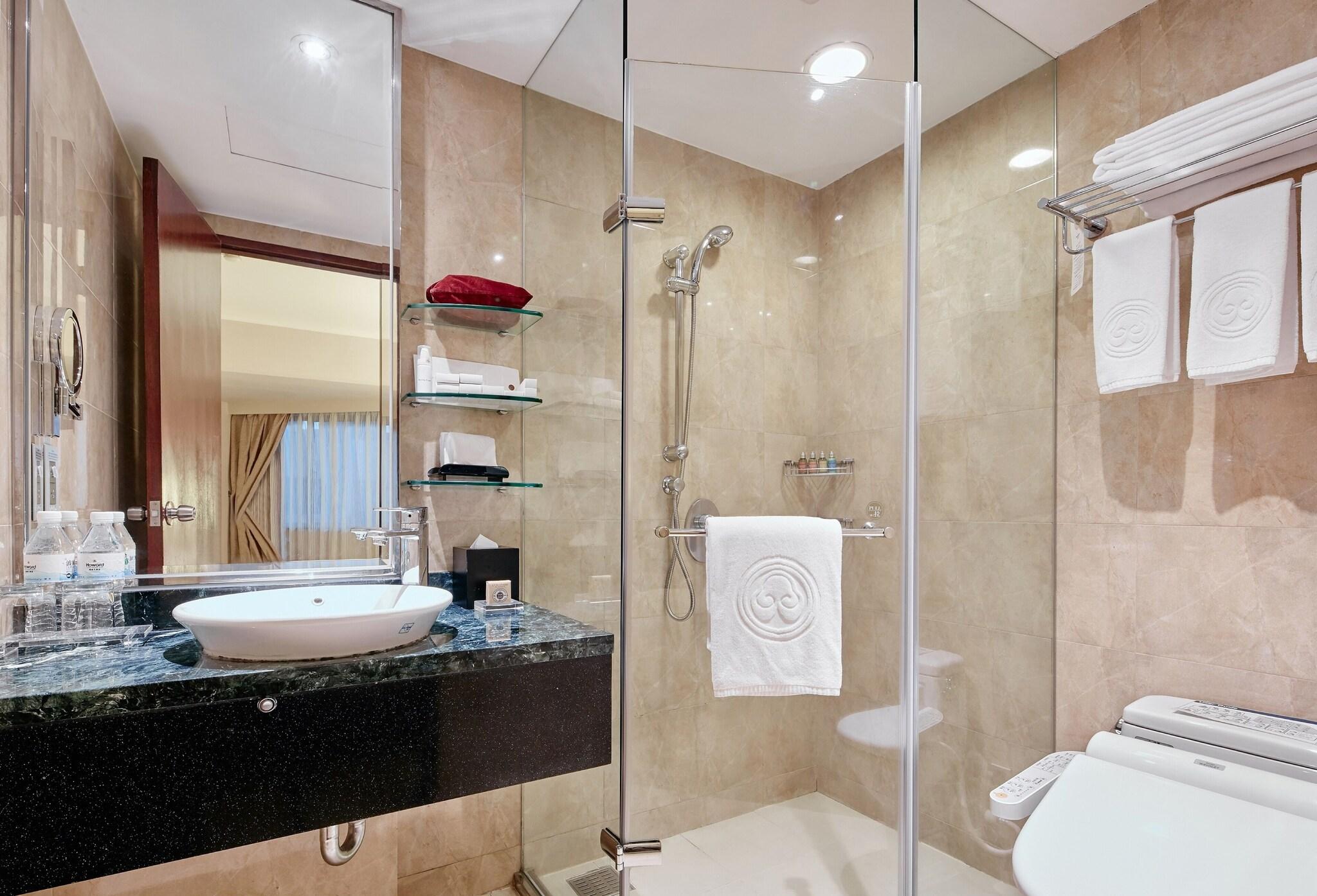 Suite Deluxe King Bed