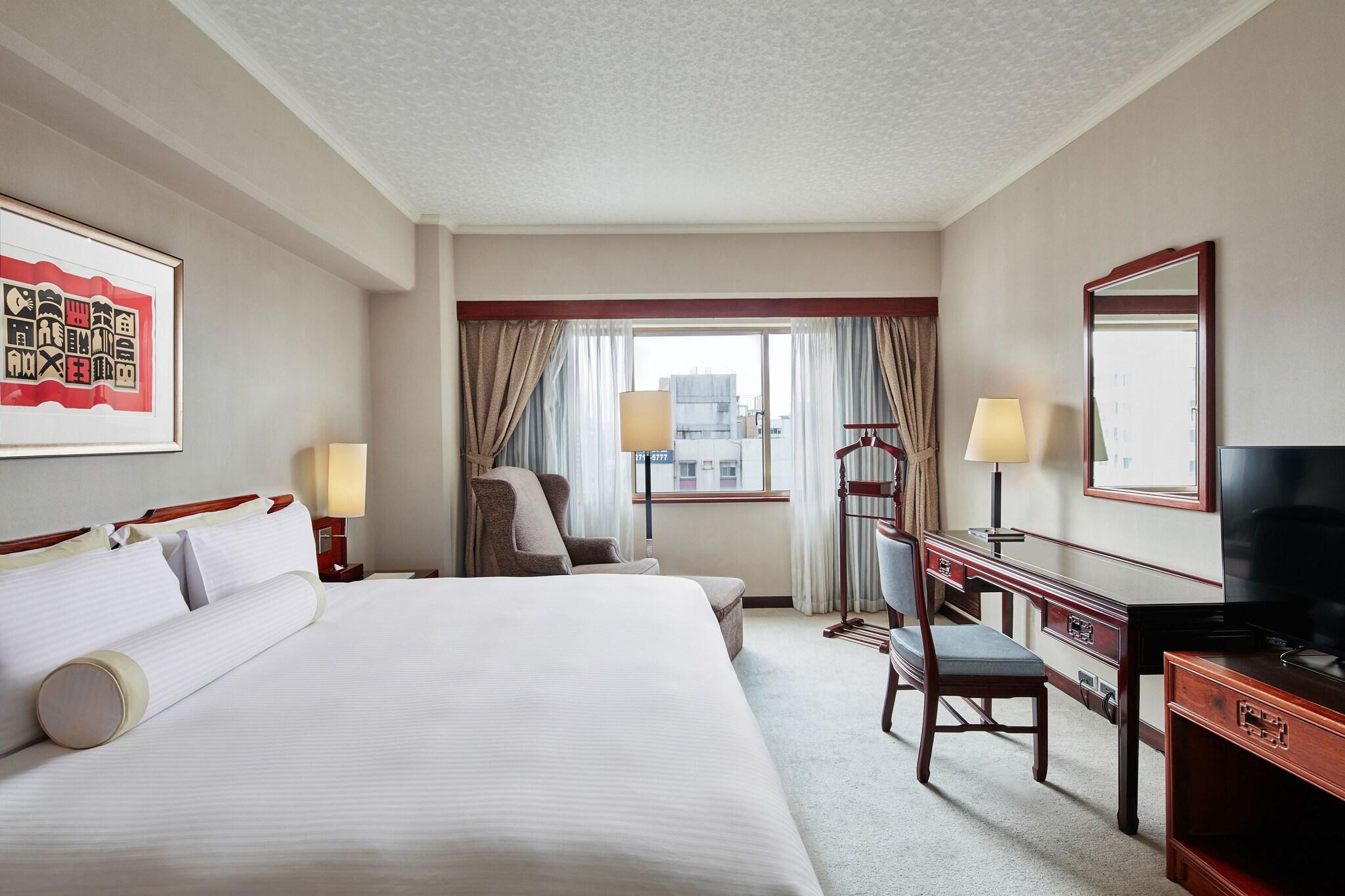 Suite Deluxe King Bed