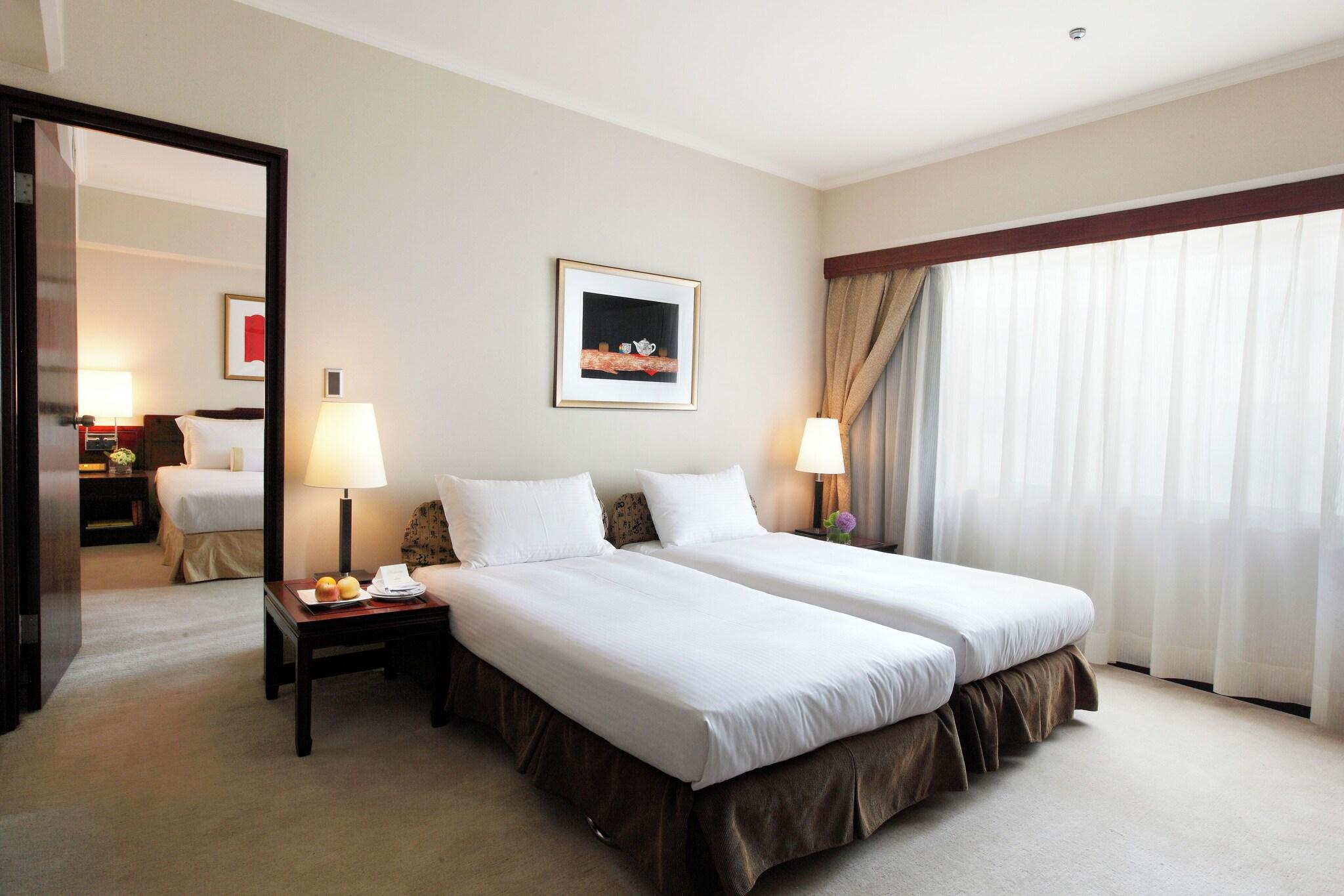 Family Room King Size Bed