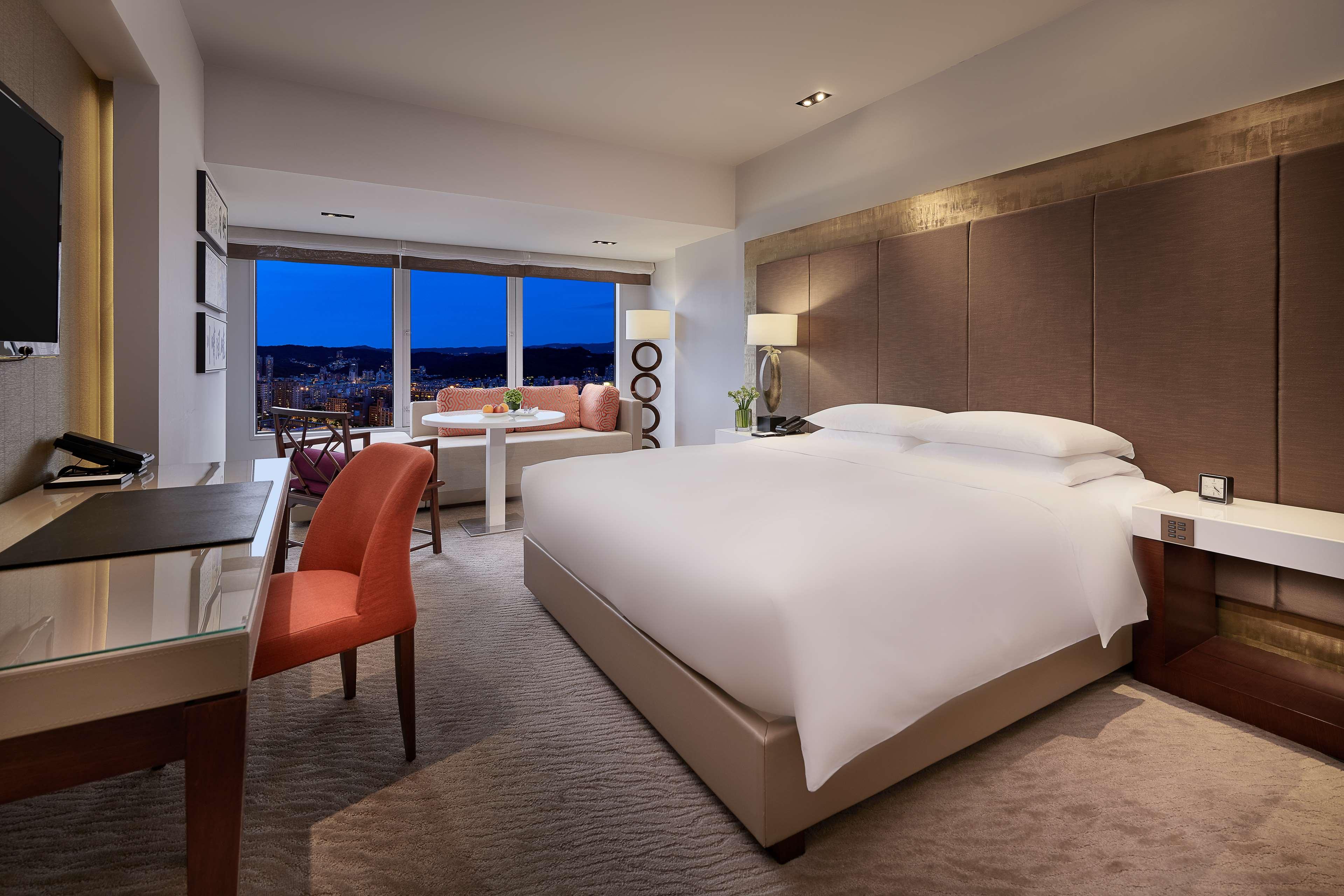 Double King Bed Non Smoking