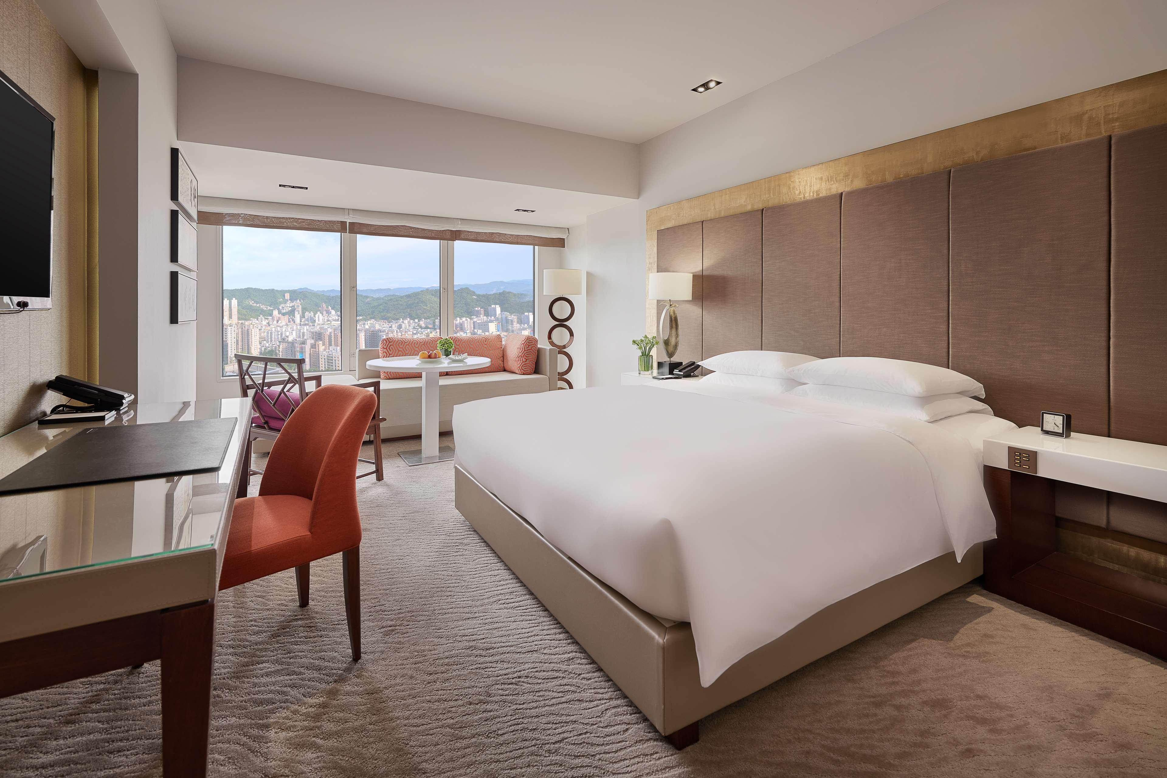 Double King Bed Non Smoking