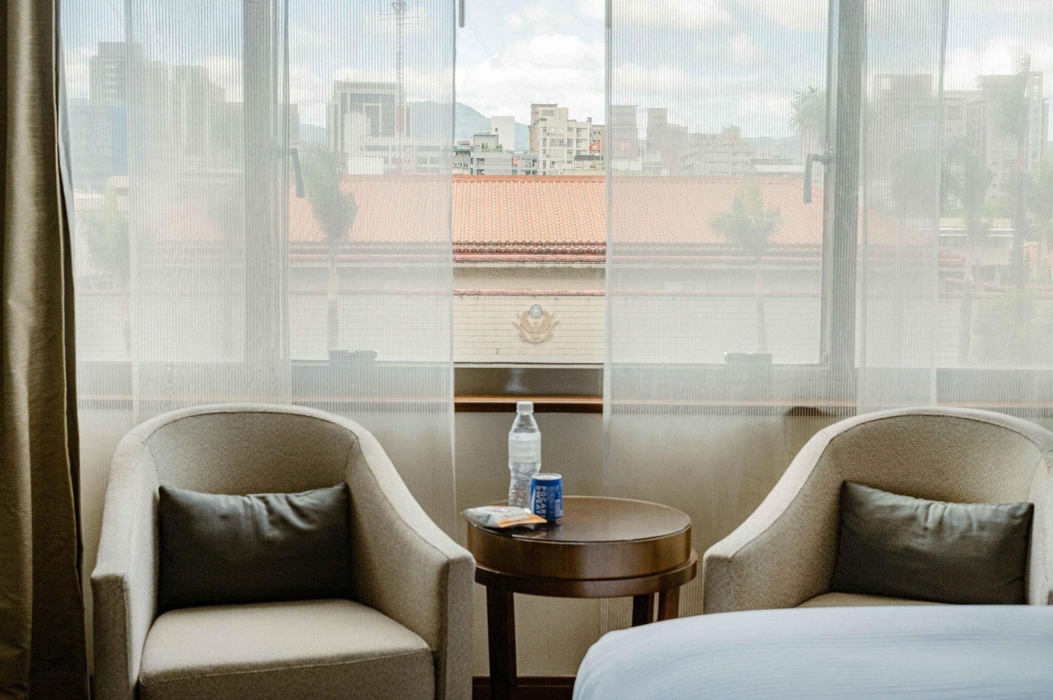 Twin Deluxe City View