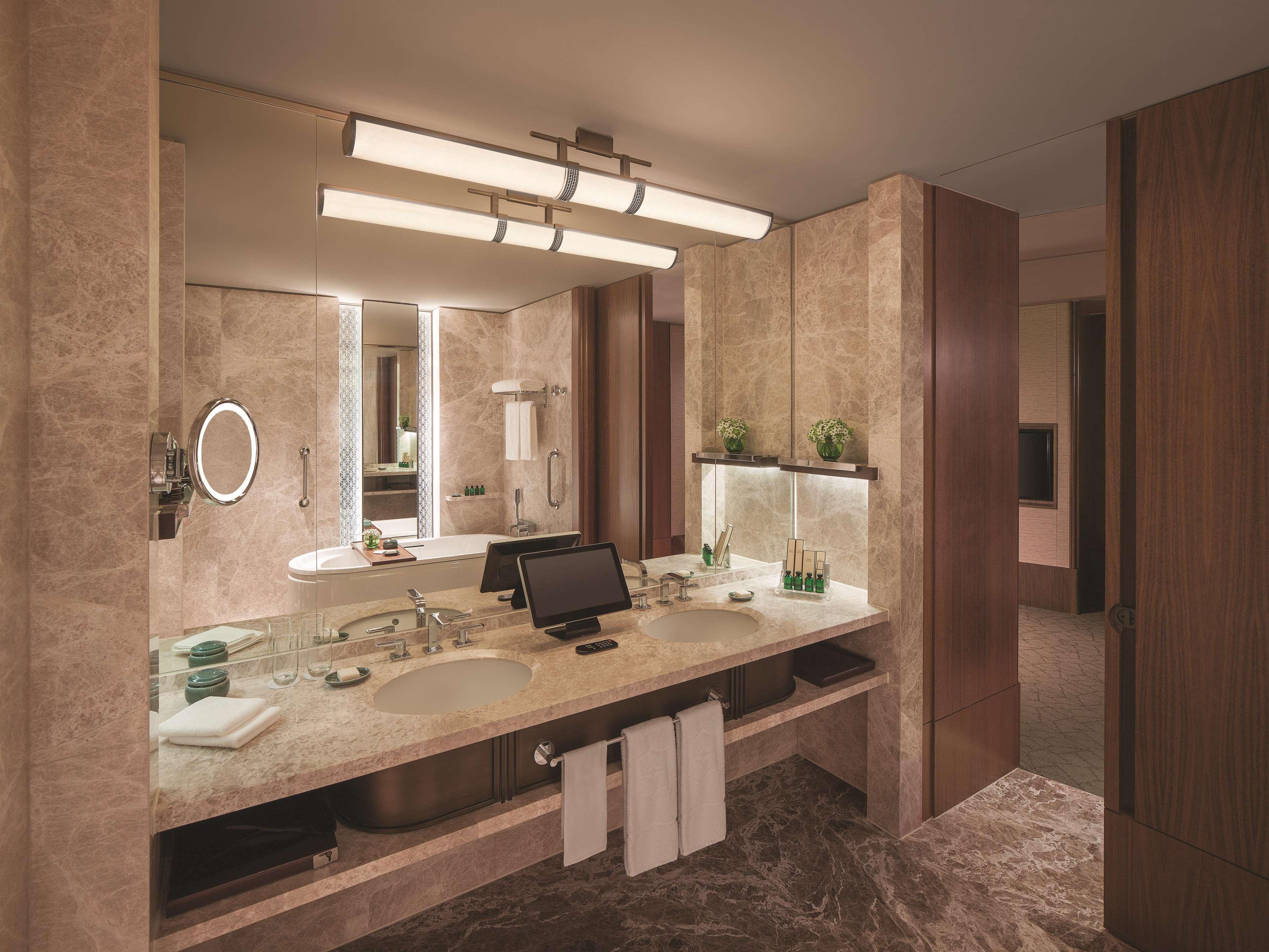 Room Premier King Bed