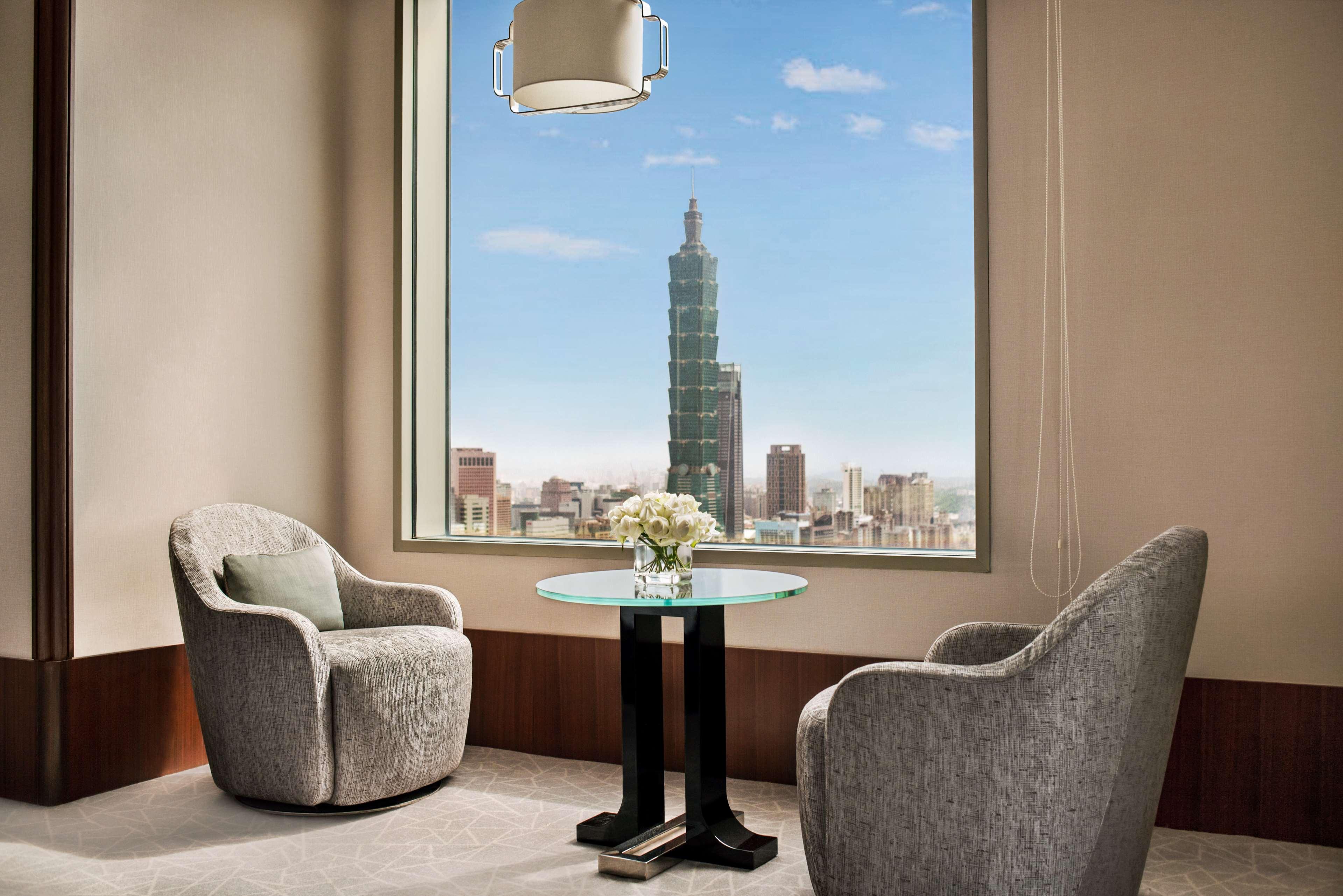 Twin Premier with Views