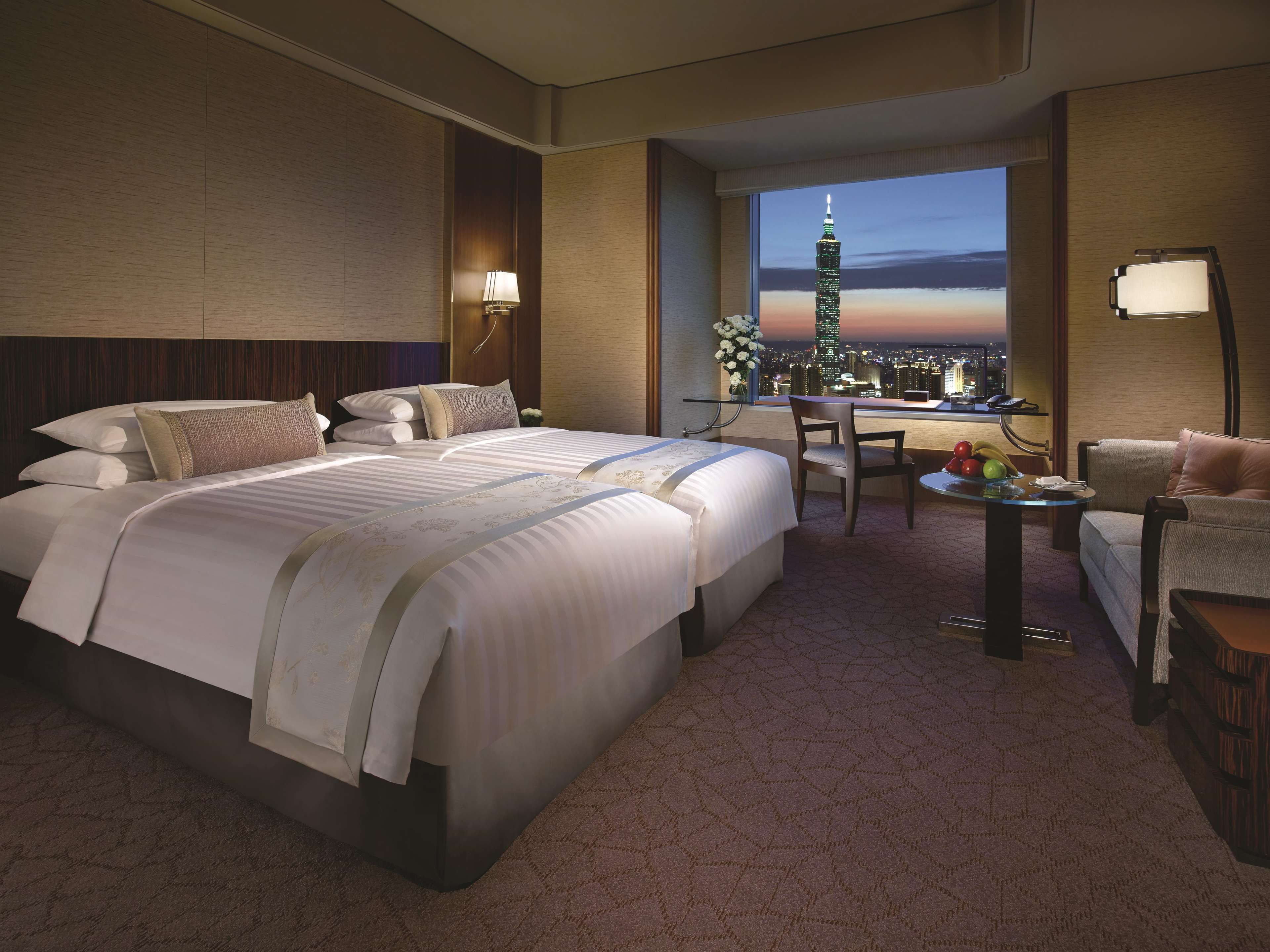 Twin Deluxe with Views