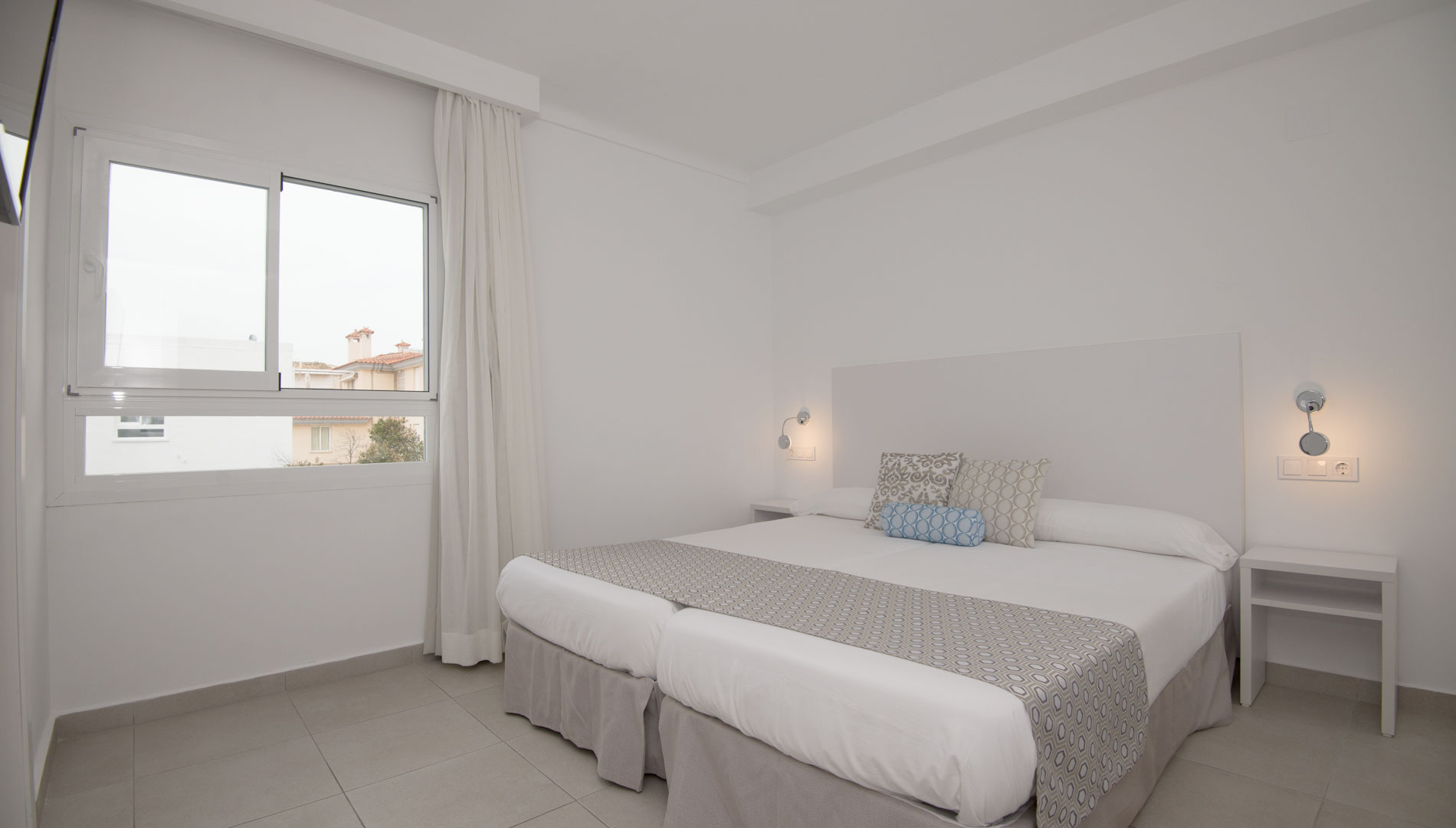 Double or Twin Standard