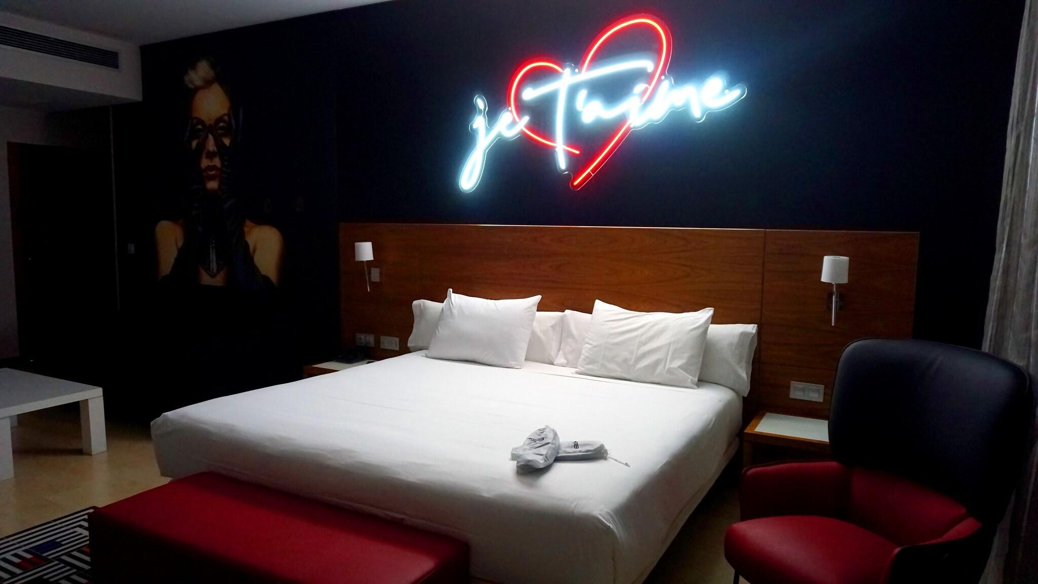 Double King Size Bed