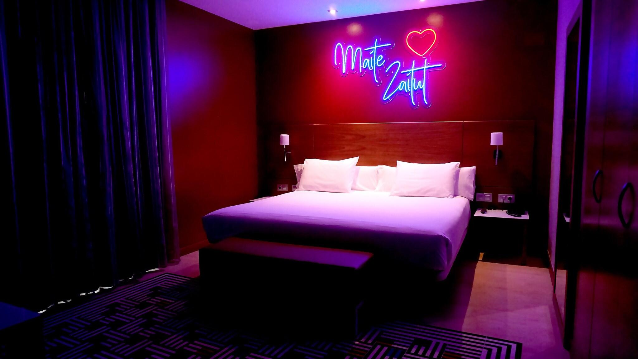 Double King Size Bed