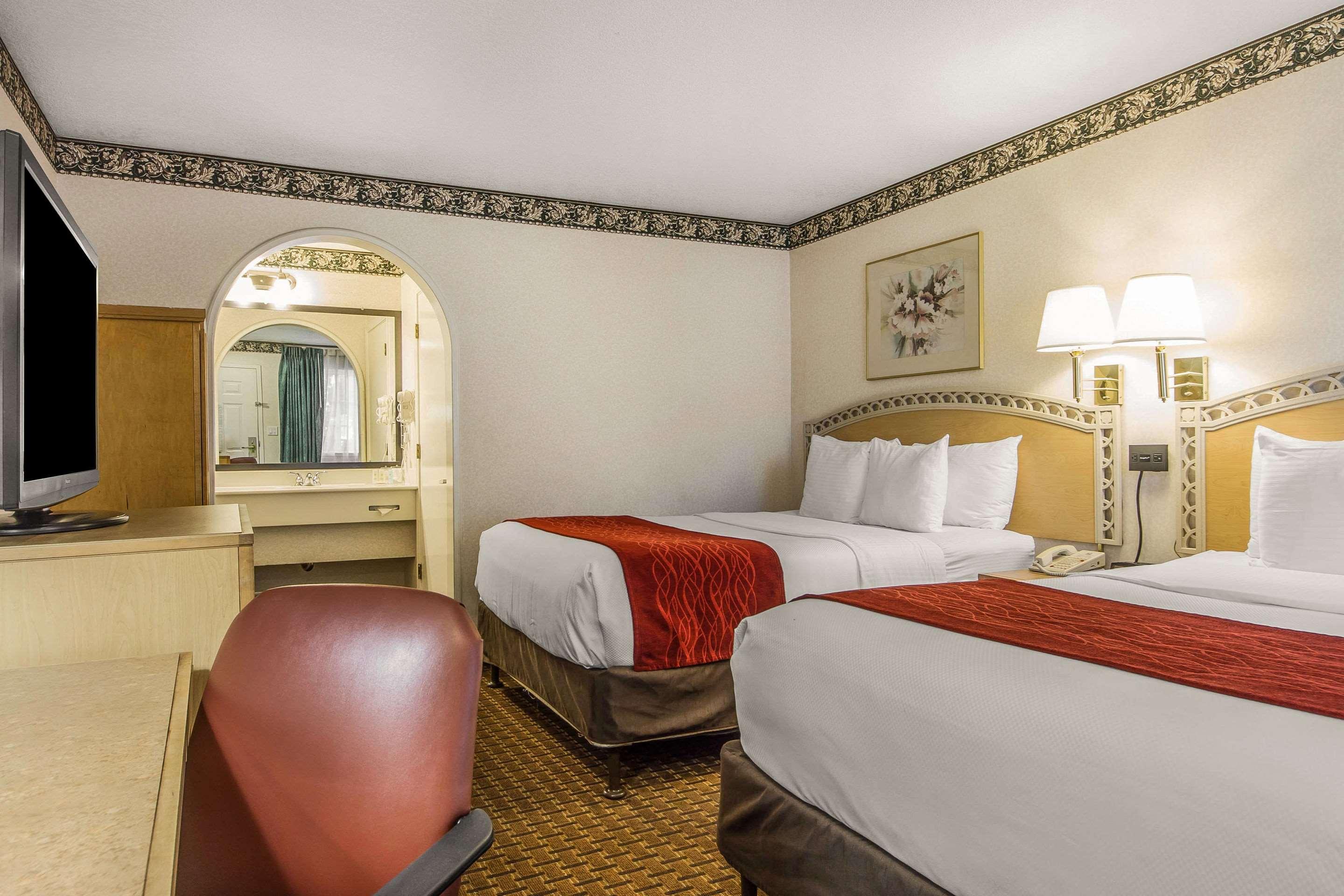 Double Two Queen Beds Non Smoking