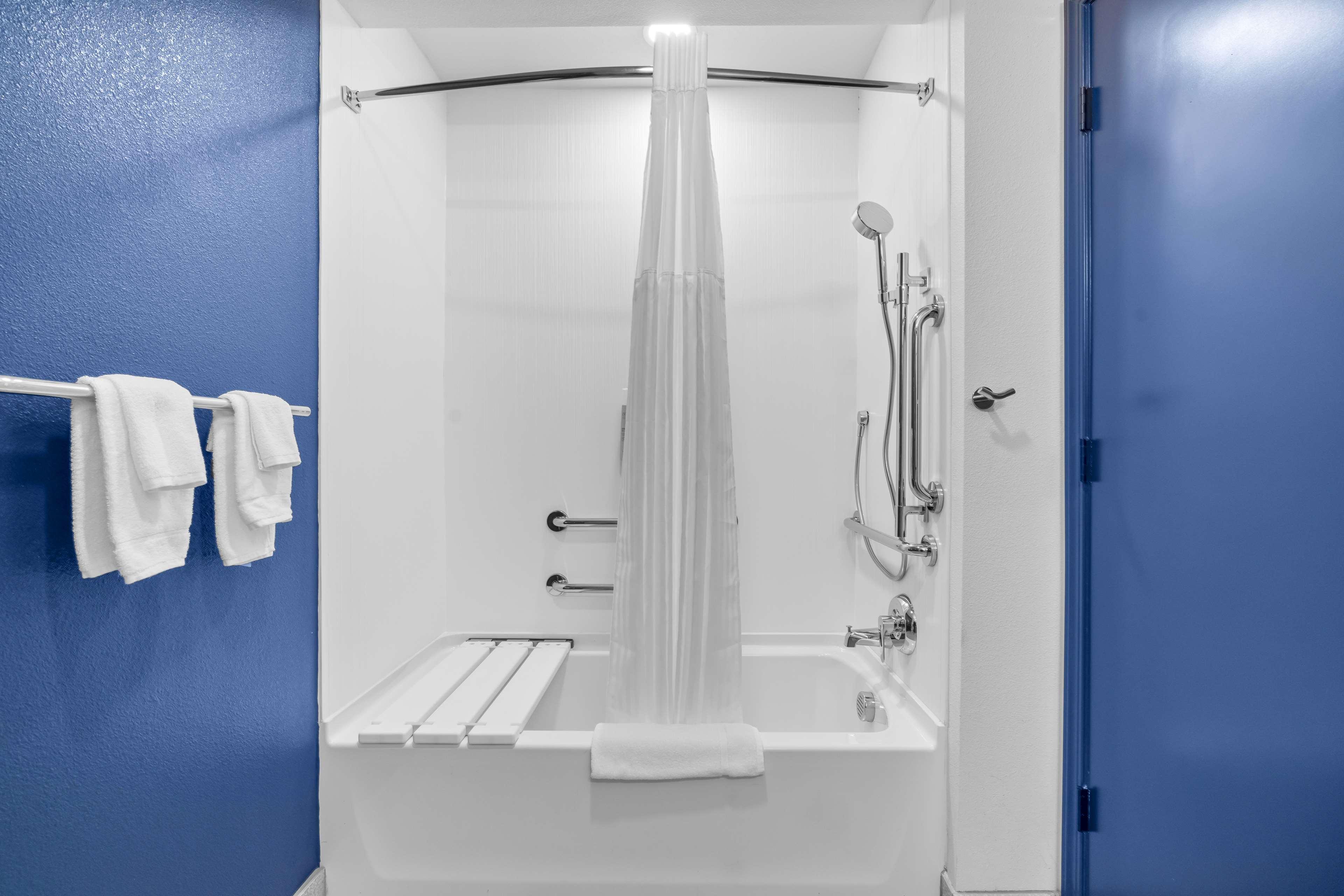 Twin Accessible-two Queen Beds