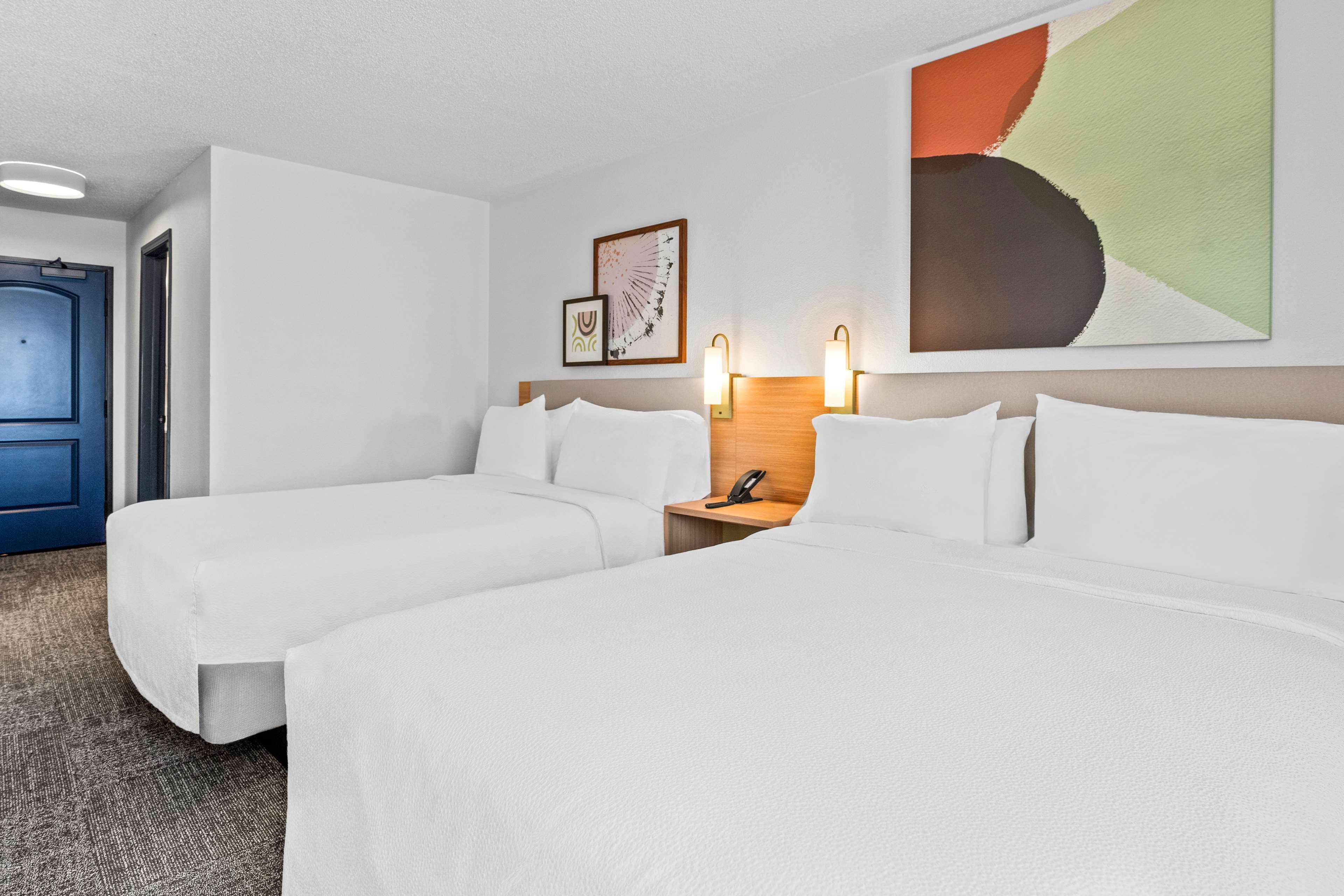 Twin Accessible-two Queen Beds