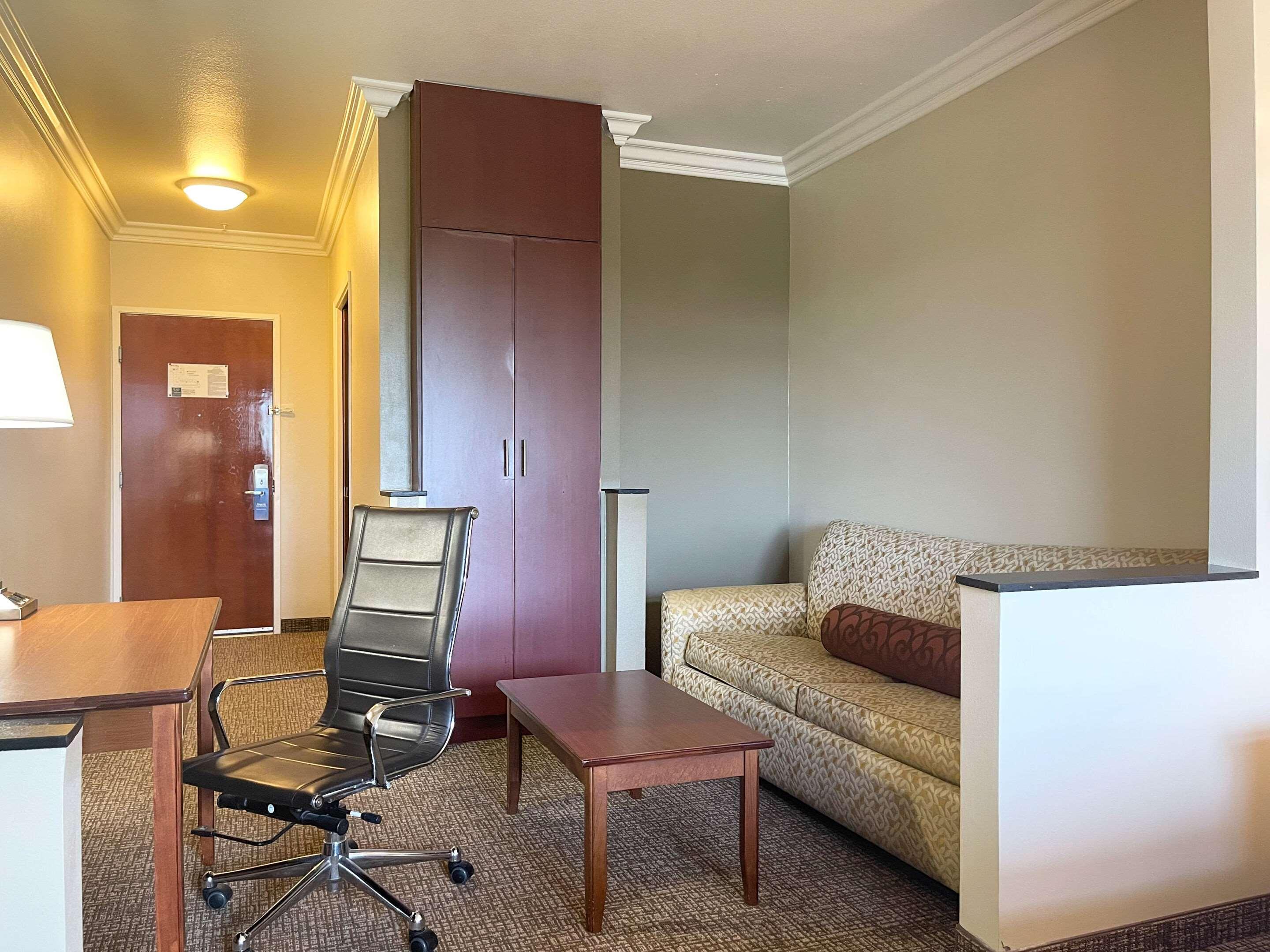 Suite King Bed Non Smoking