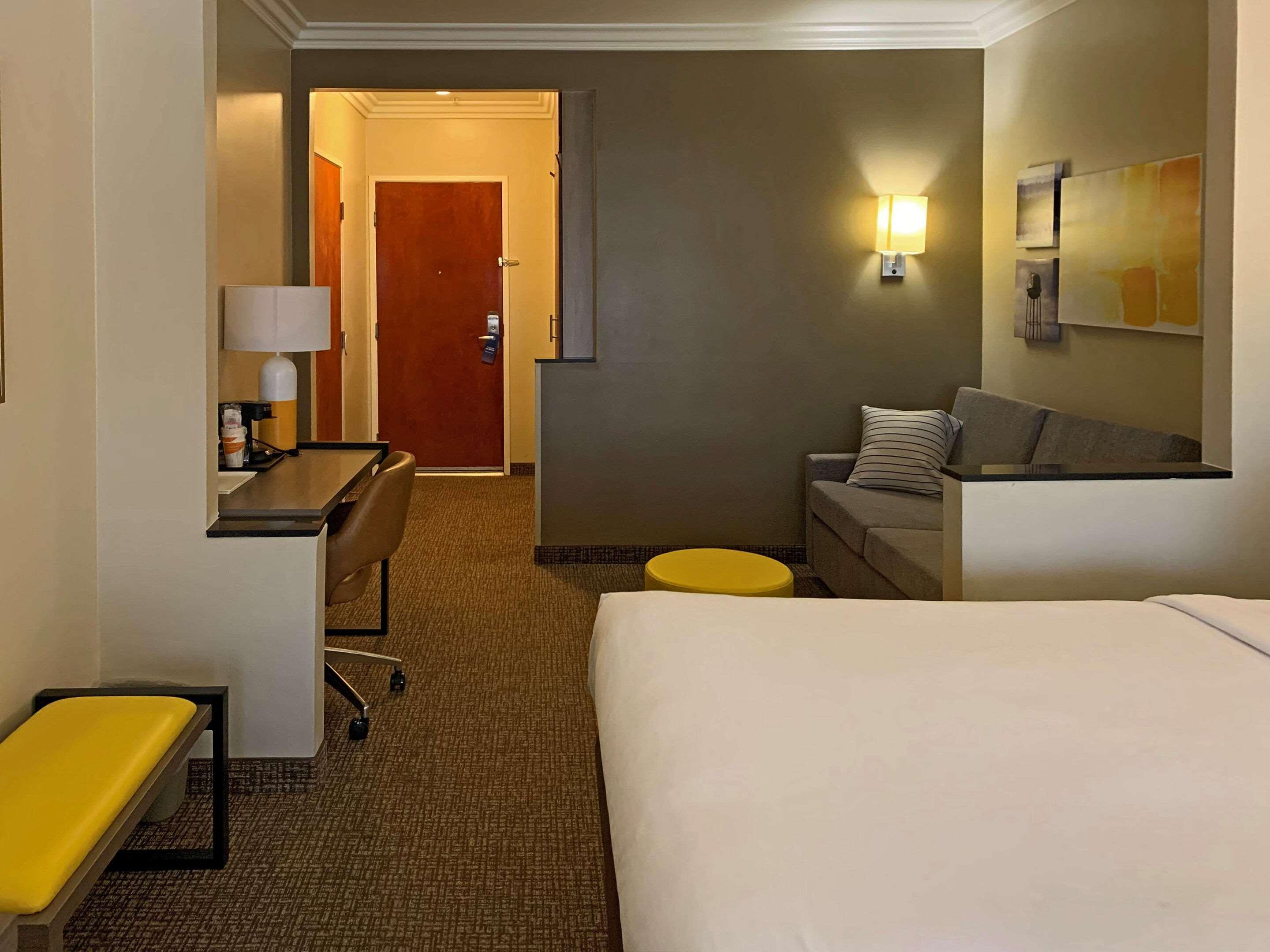 Suite Two Queen Beds Non Smoking