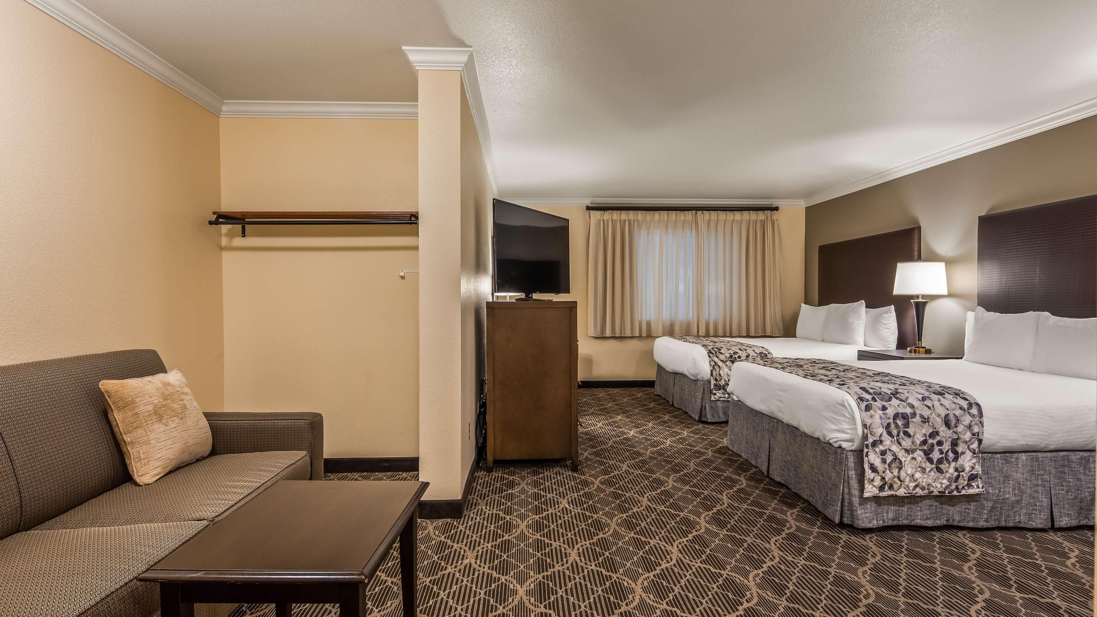 Family Room Two Queen Beds