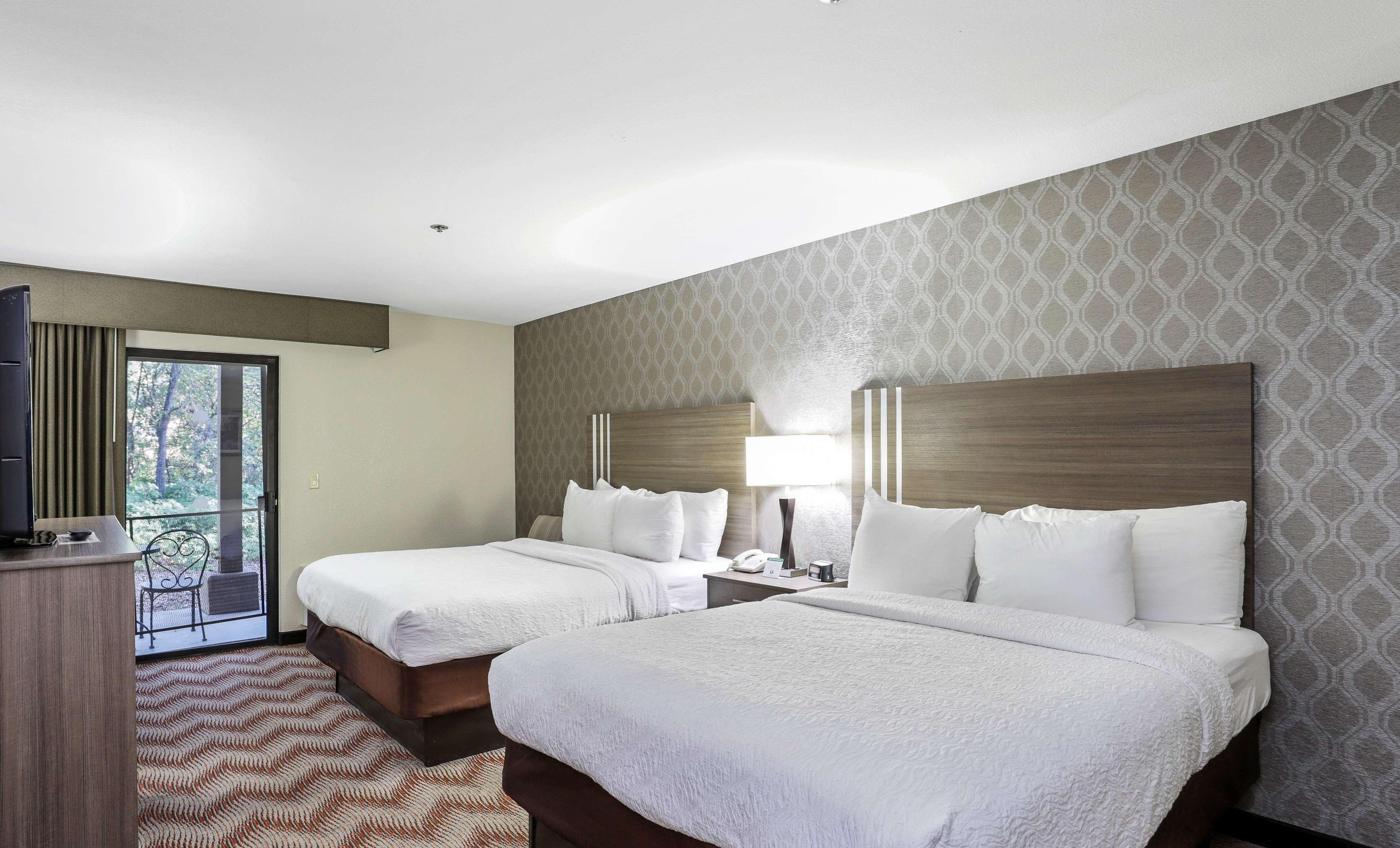 Suite Two Queen Beds Non Smoking