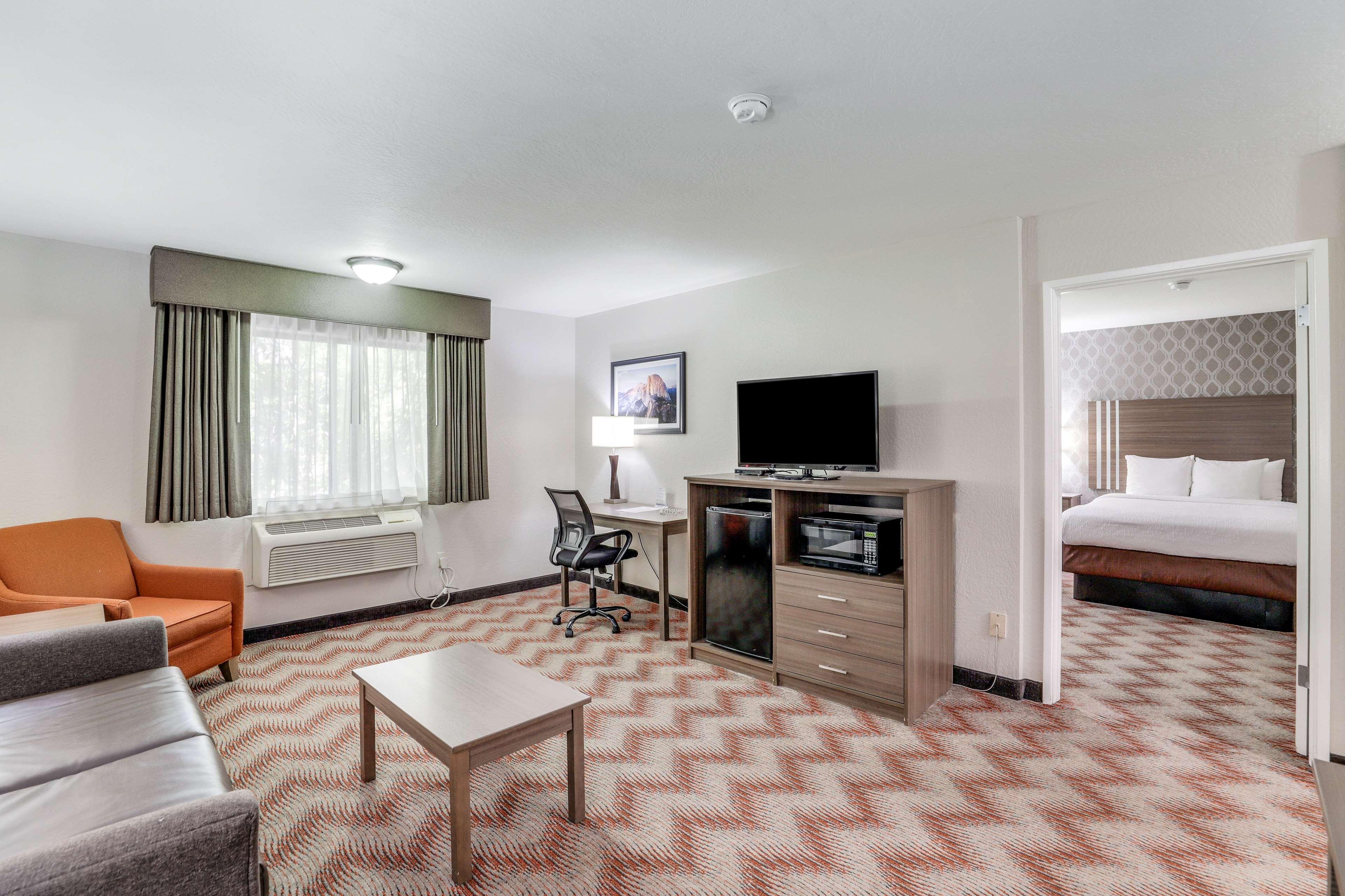 Suite Two Queen Beds Non Smoking